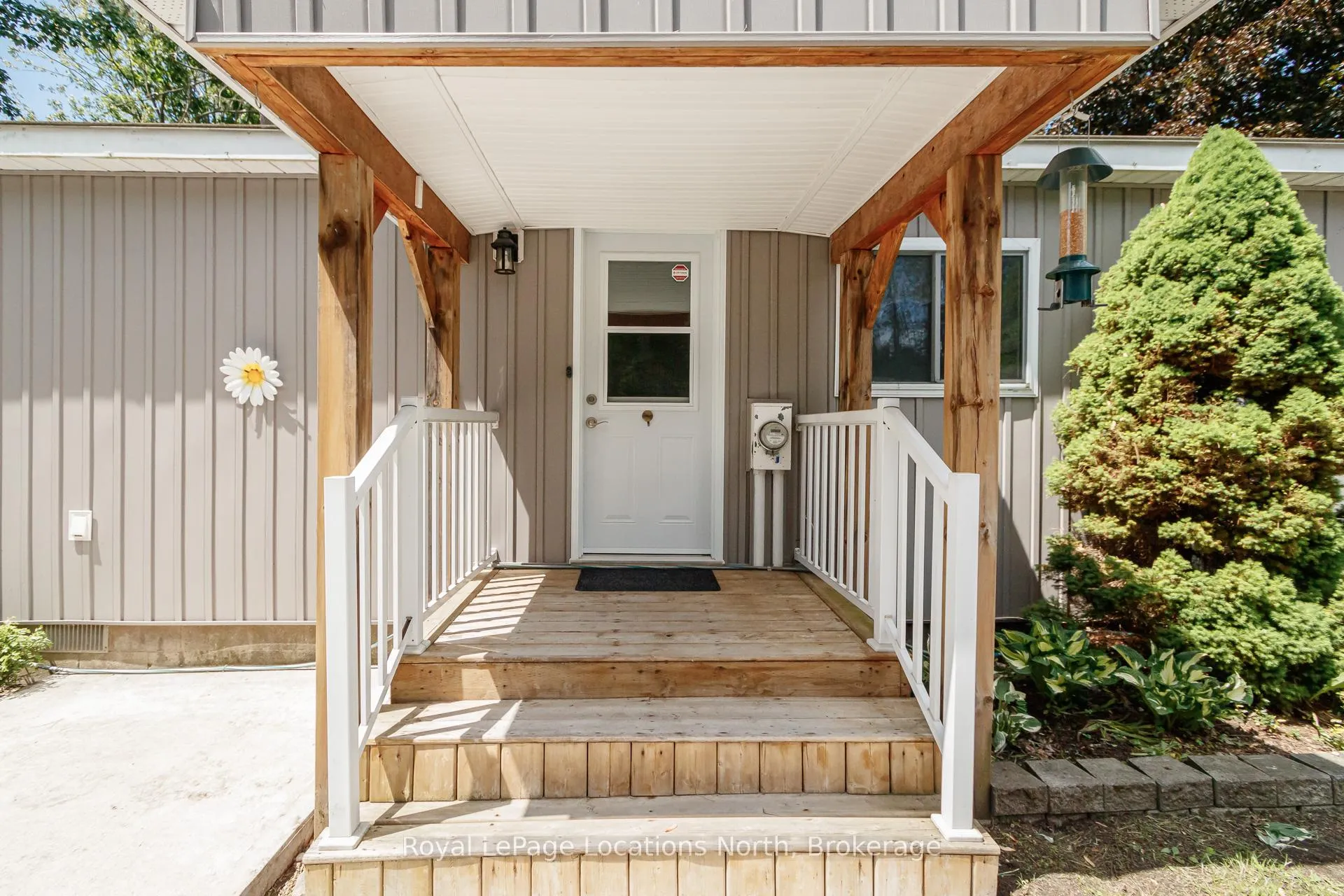 Photo 5 of 5 Golf Avenue E, Wasaga Beach — HOMEH