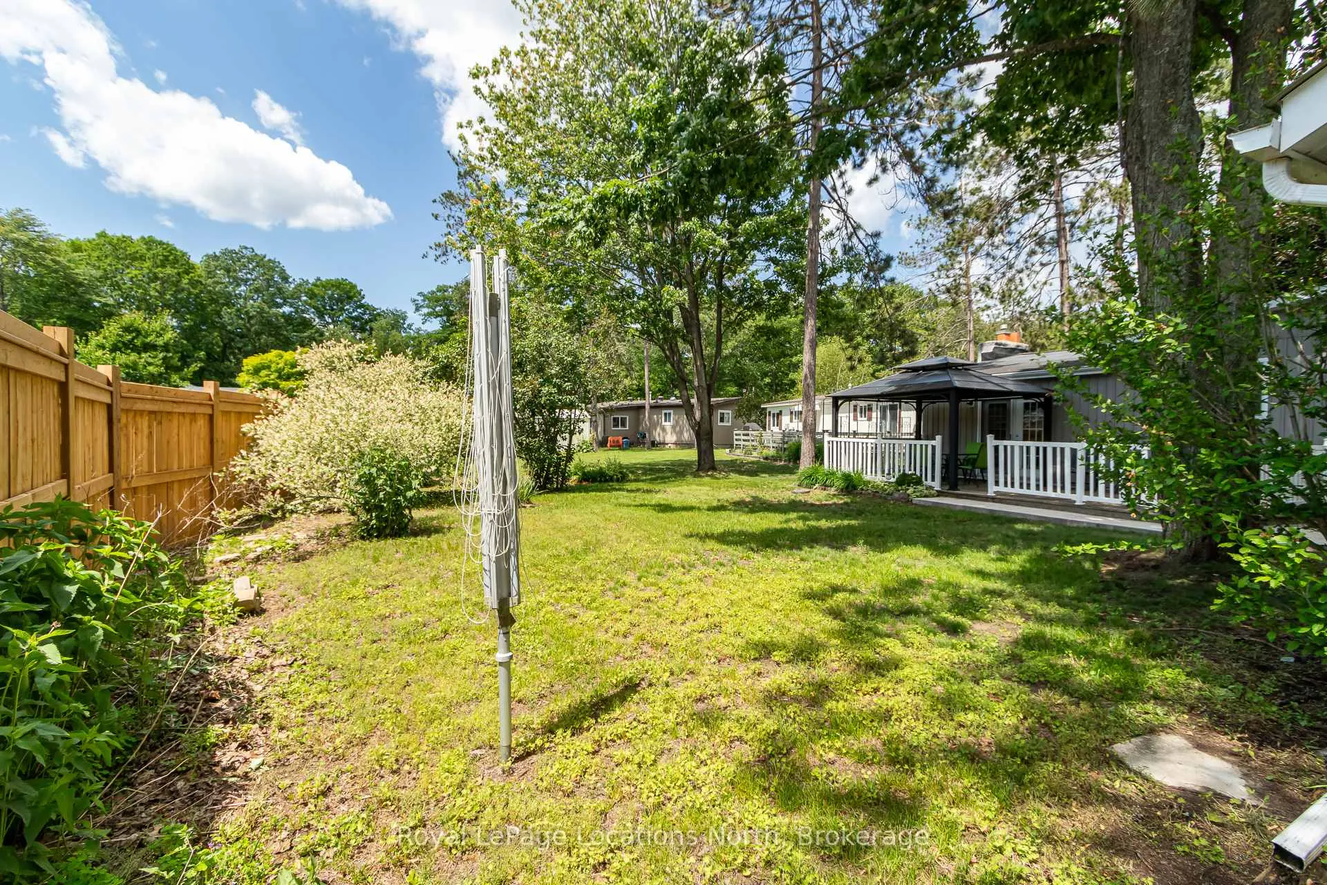 Photo 7 of 5 Golf Avenue E, Wasaga Beach — HOMEH