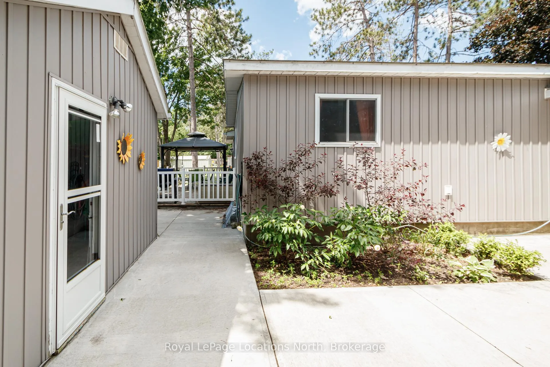 Photo 21 of 5 Golf Avenue E, Wasaga Beach — HOMEH