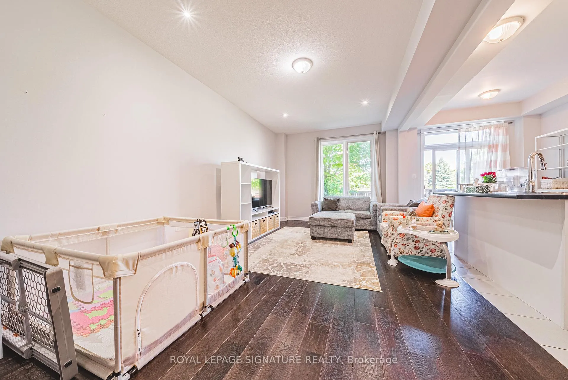 Photo 5 of Unit 3, 90 Raymond Road, Hamilton, Meadowlands — HOMEH