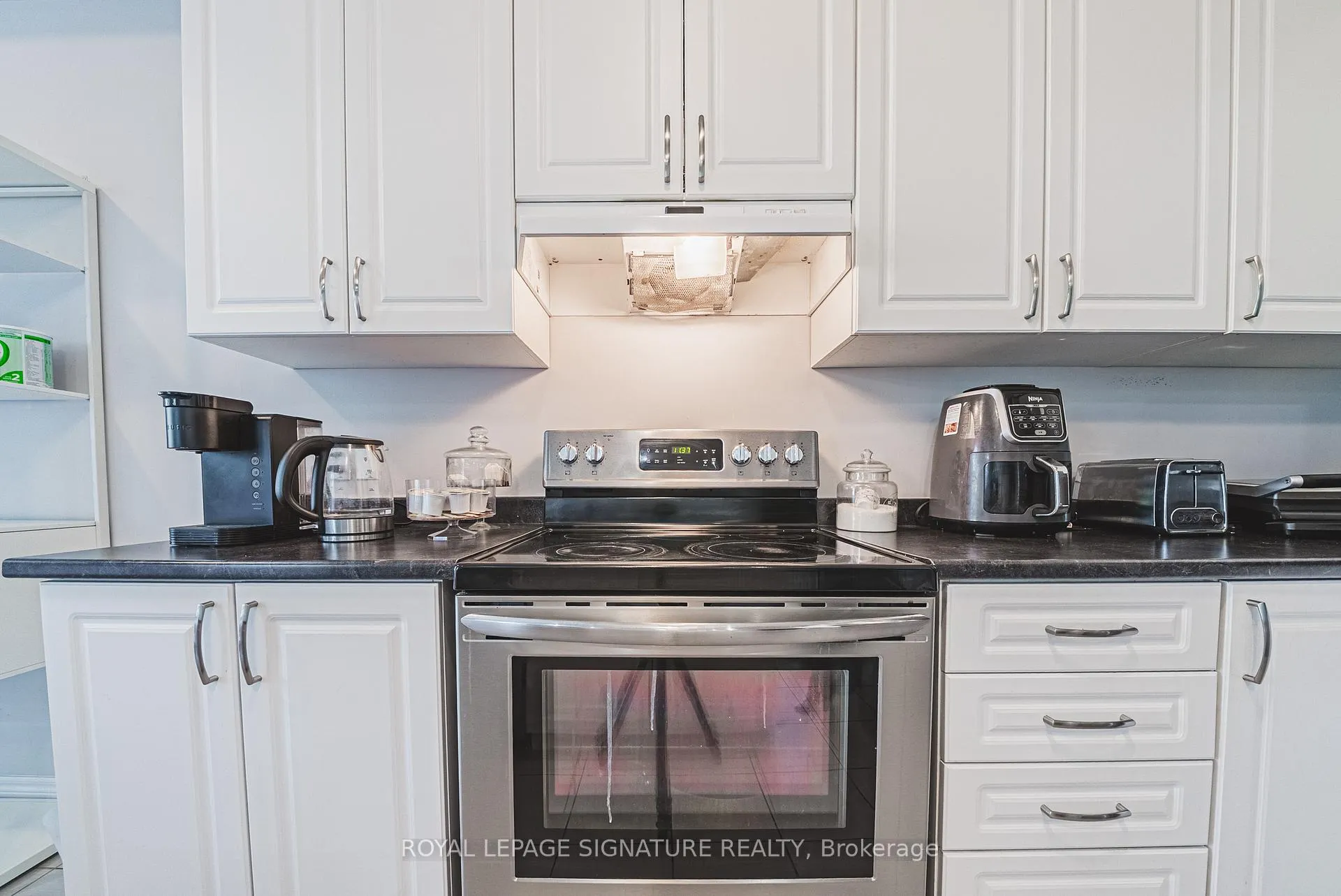 Photo 8 of Unit 3, 90 Raymond Road, Hamilton, Meadowlands — HOMEH