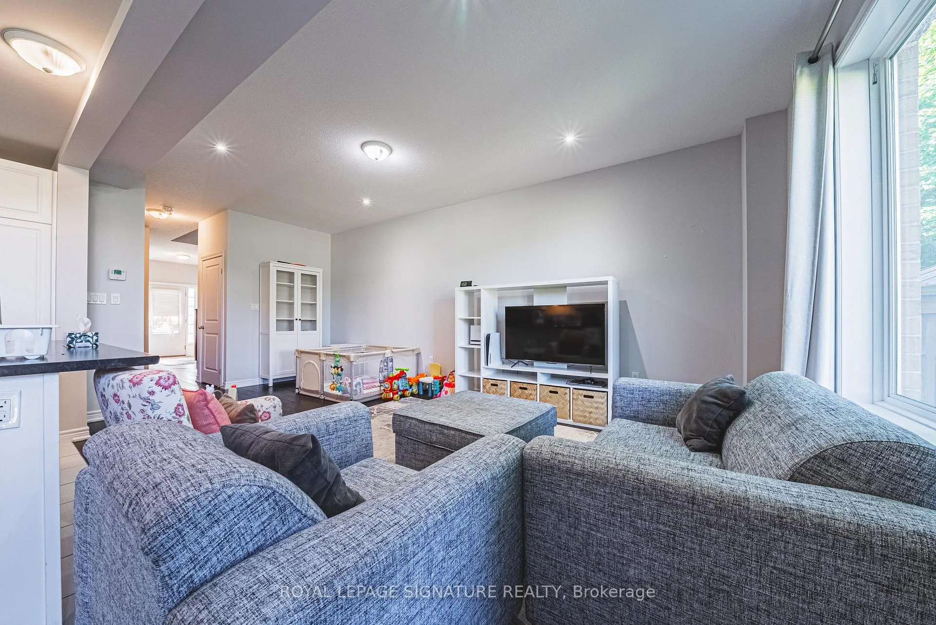 Photo 11 of Unit 3, 90 Raymond Road, Hamilton, Meadowlands — HOMEH