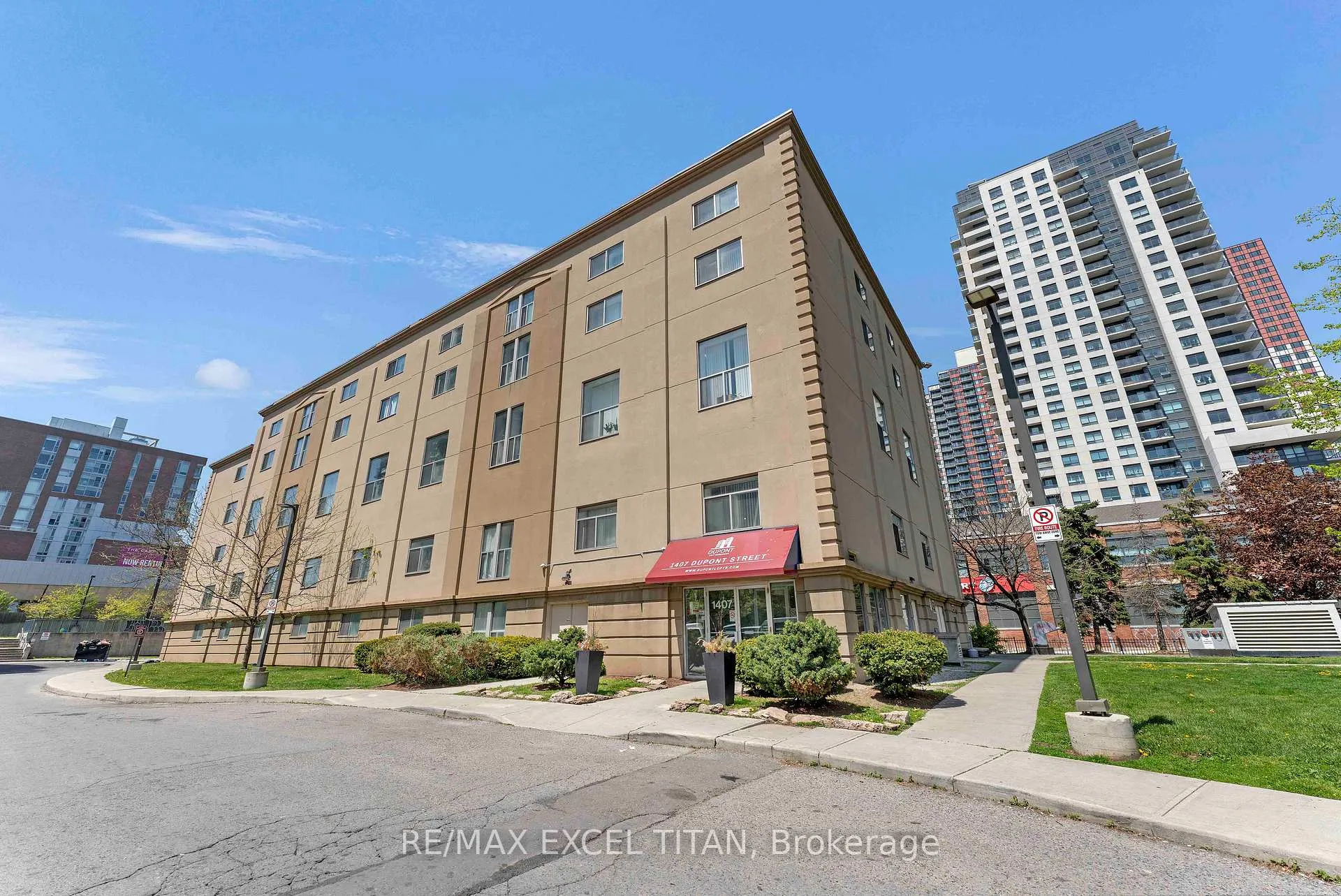 Front of Unit 509, 1407 Dupont Street