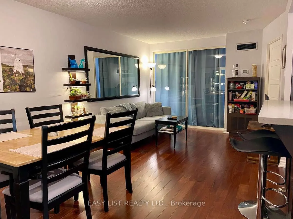 Front of Unit 1916, 1055 Bay Street