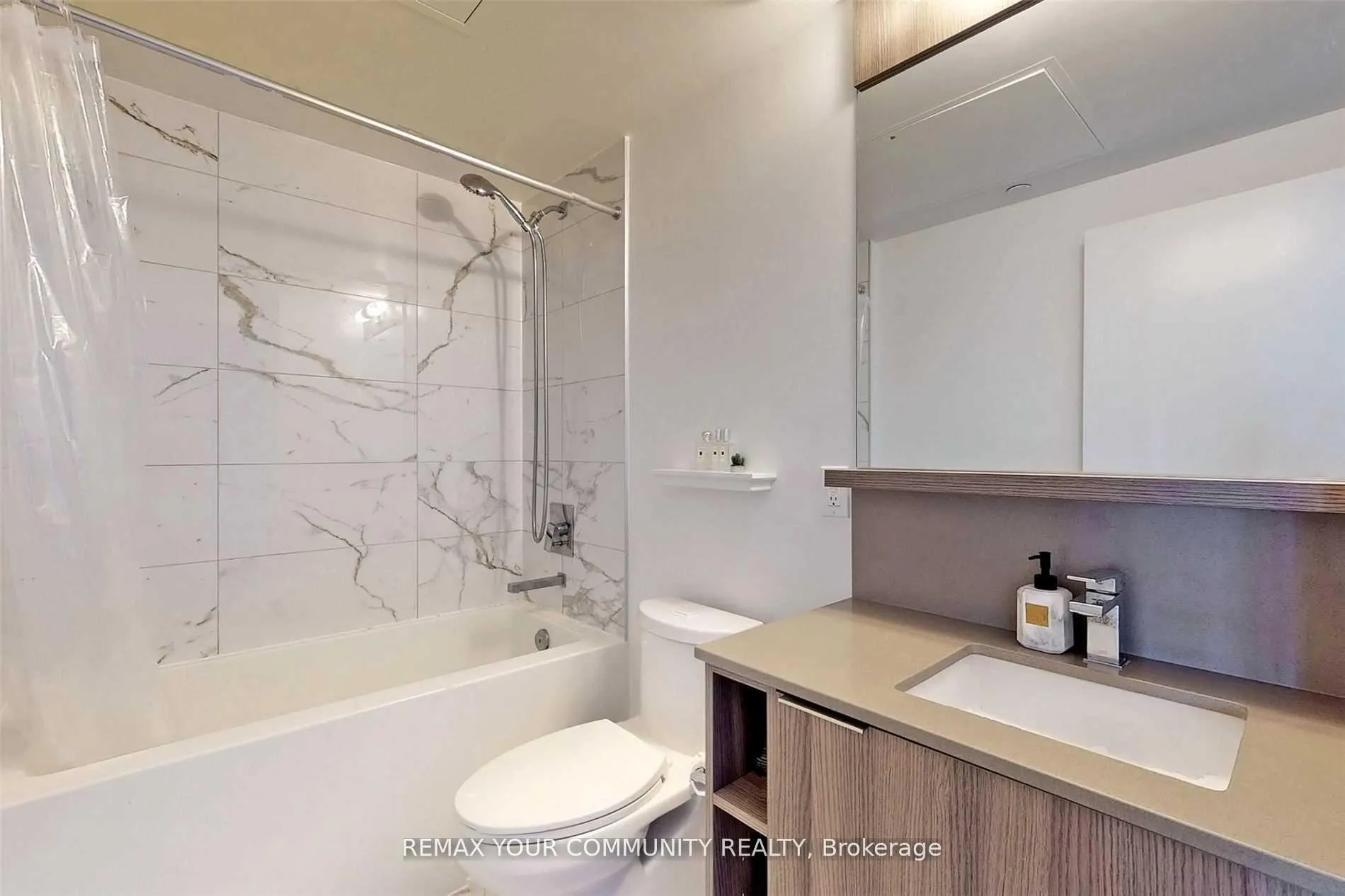 Photo 16 of Unit 3907, 85 Wood Street, Toronto, Church-Yonge Corridor — HOMEH