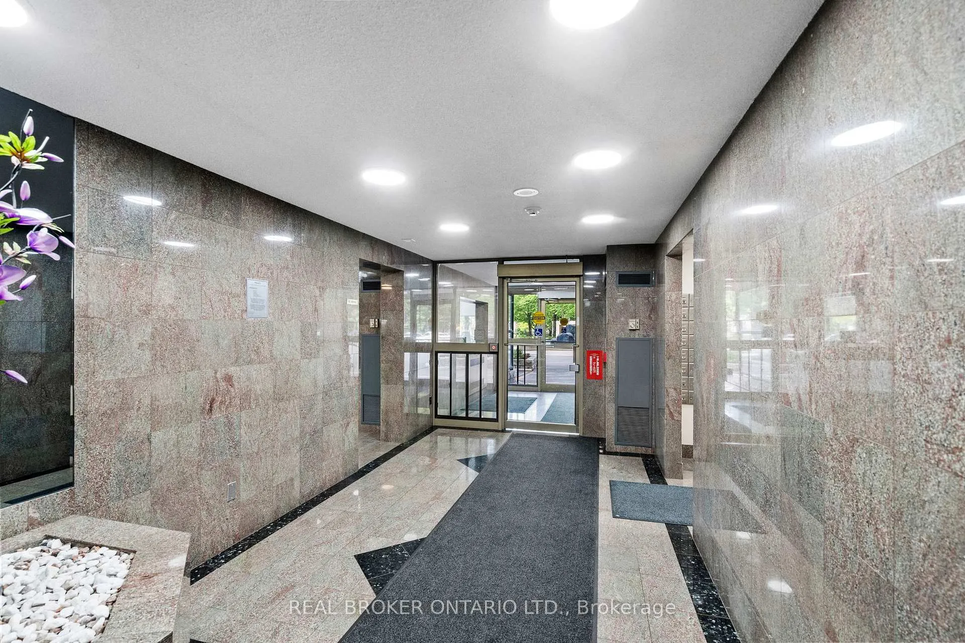 Photo 3 of Unit 1603, 30 Malta Avenue, Brampton, Fletcher's Creek South — HOMEH