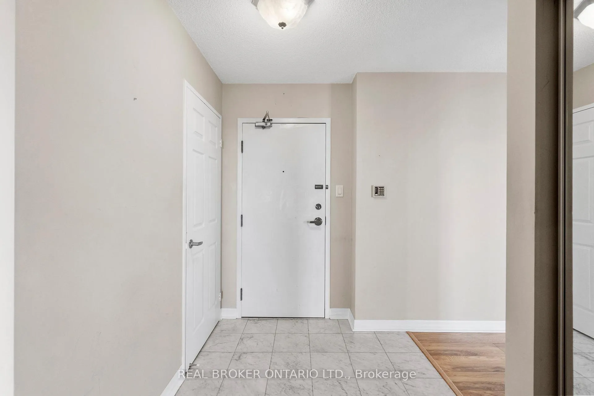 Photo 5 of Unit 1603, 30 Malta Avenue, Brampton, Fletcher's Creek South — HOMEH