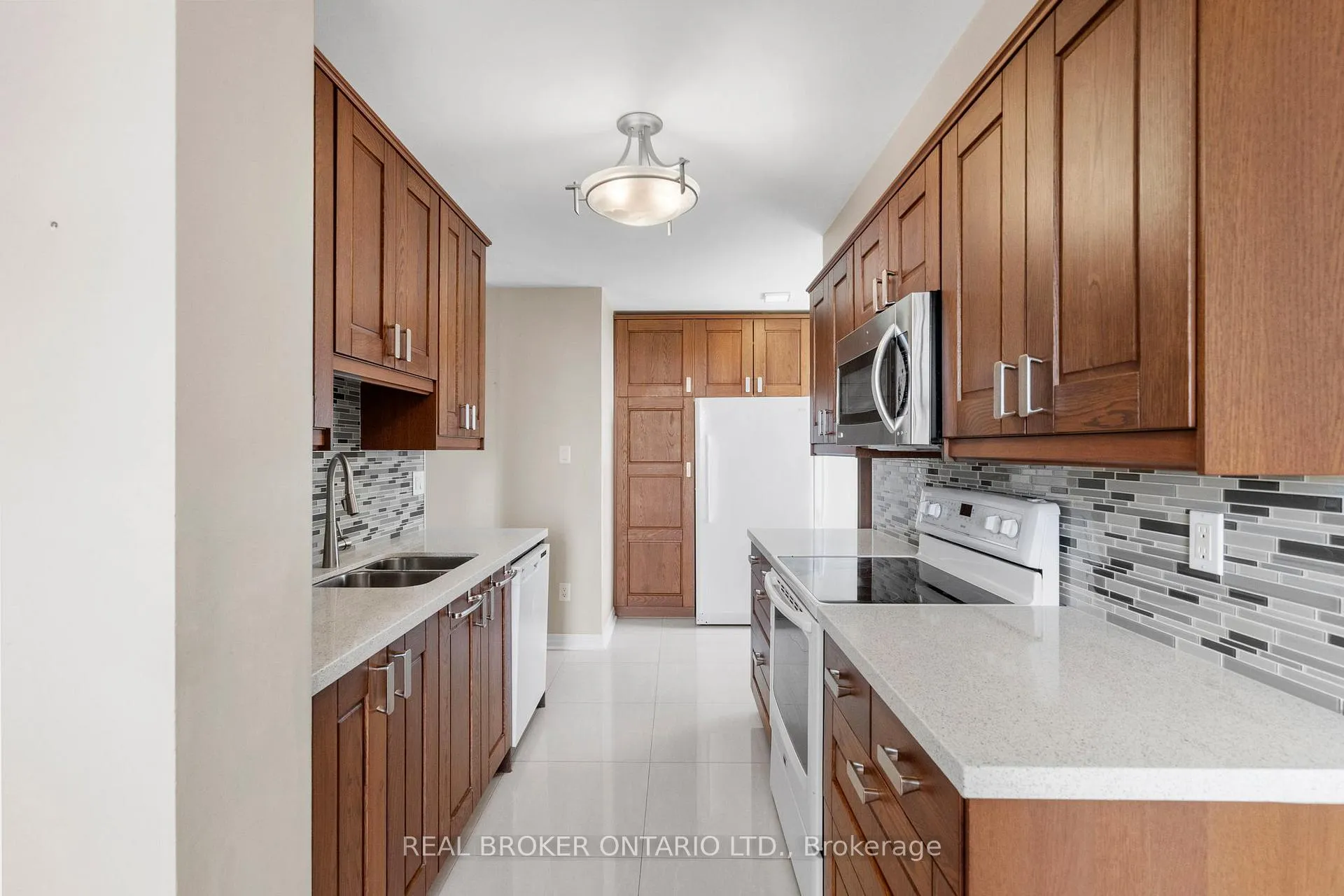 Photo 6 of Unit 1603, 30 Malta Avenue, Brampton, Fletcher's Creek South — HOMEH