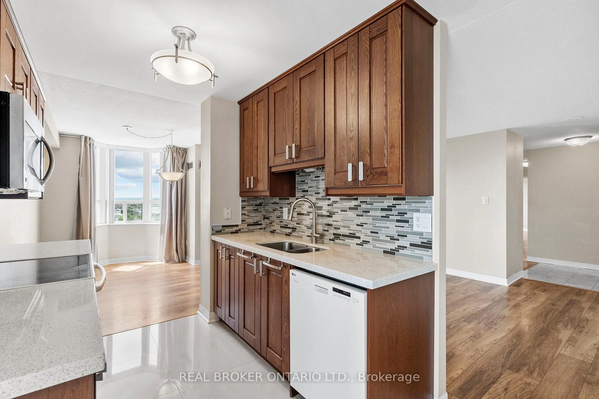 Photo 10 of Unit 1603, 30 Malta Avenue, Brampton, Fletcher's Creek South — HOMEH