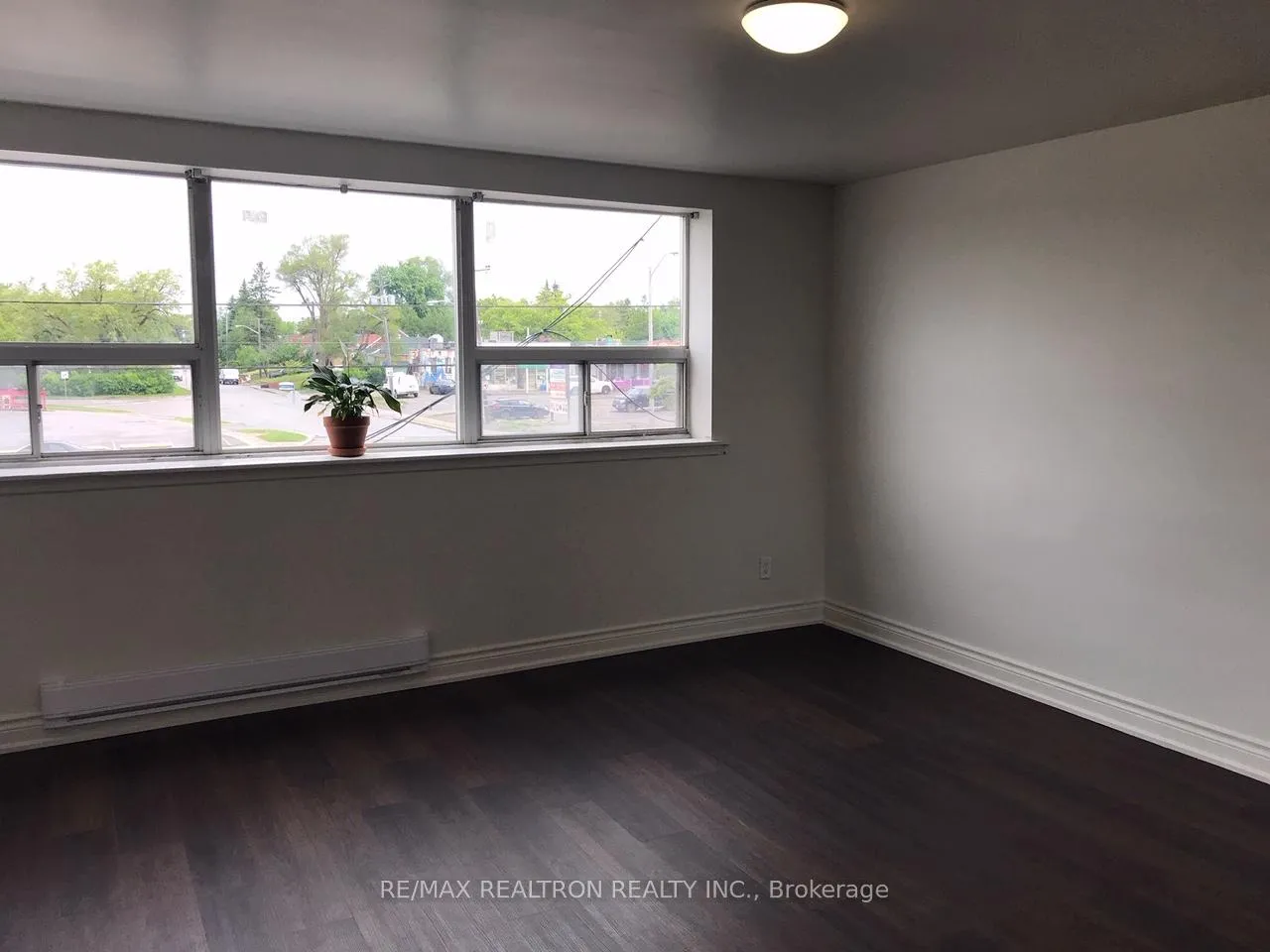 Photo 5 of Unit 1, 1991 Lawrence Avenue E, Scarborough, Wexford-Maryvale — HOMEH