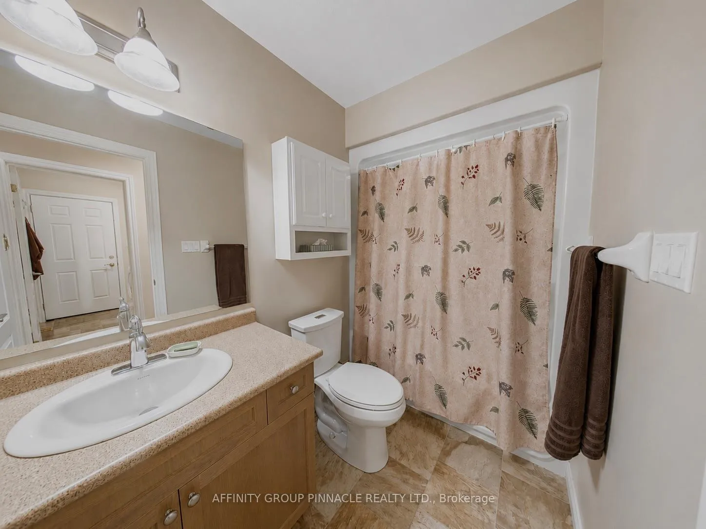 Photo 11 of 28 Liam Street, Kawartha Lakes, Lindsay — HOMEH
