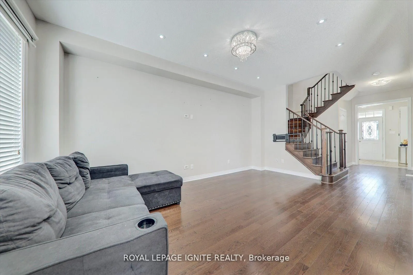 Photo 7 of 102 Garrardview Street, Ajax, Northeast Ajax — HOMEH