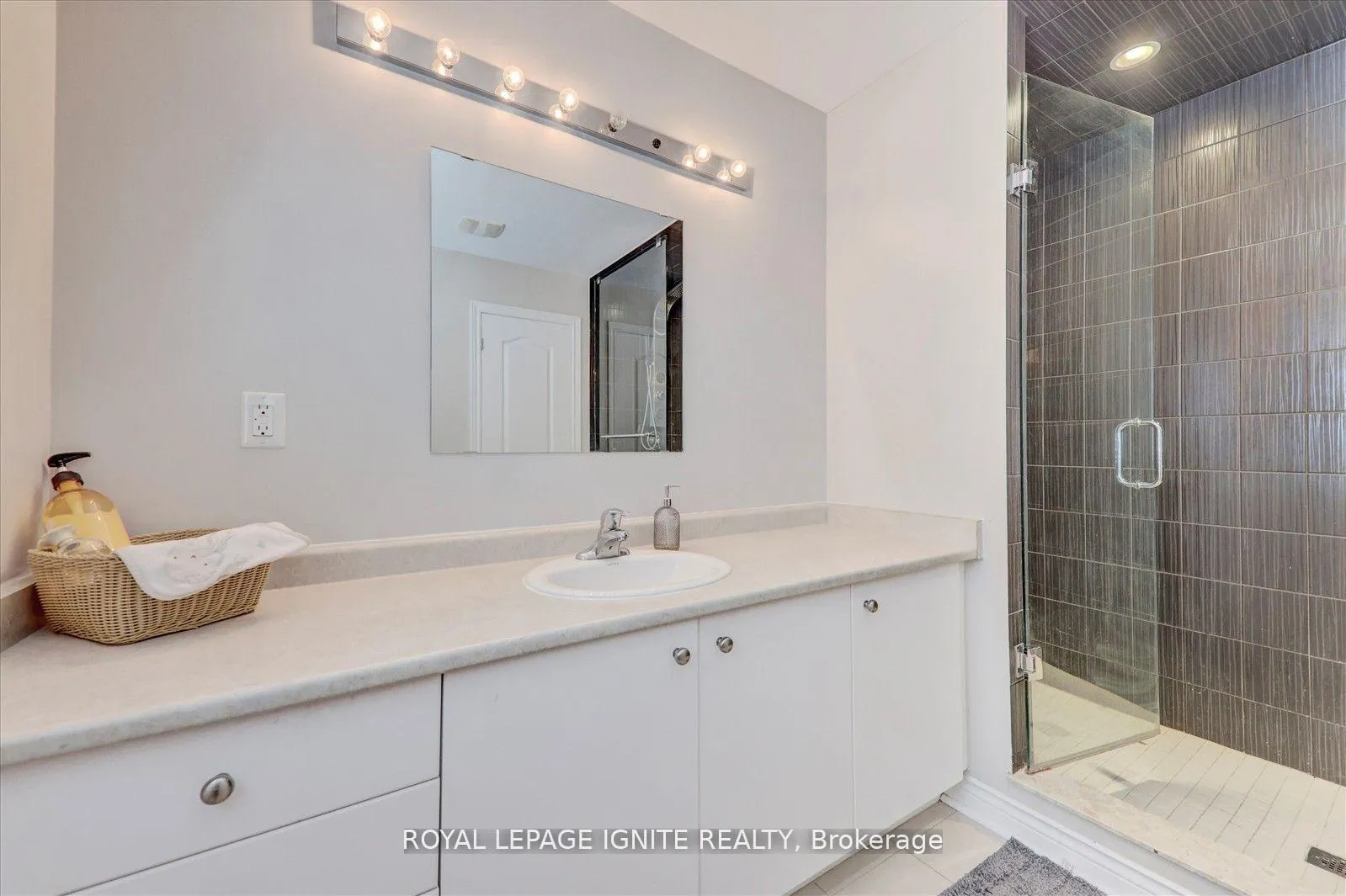 Photo 20 of 102 Garrardview Street, Ajax, Northeast Ajax — HOMEH