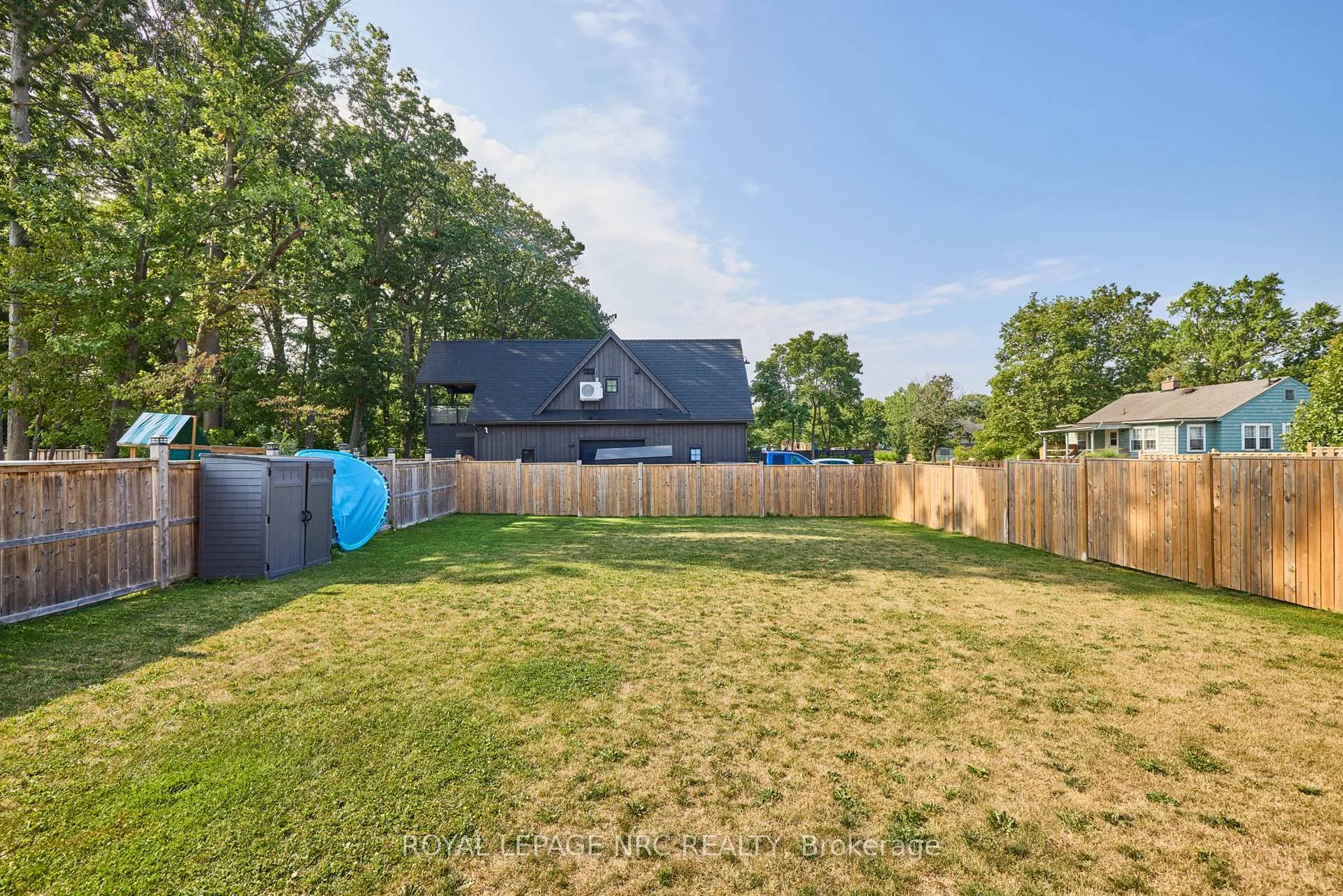 Photo 3 of 8 Hilda Street, Welland, N. Welland — HOMEH
