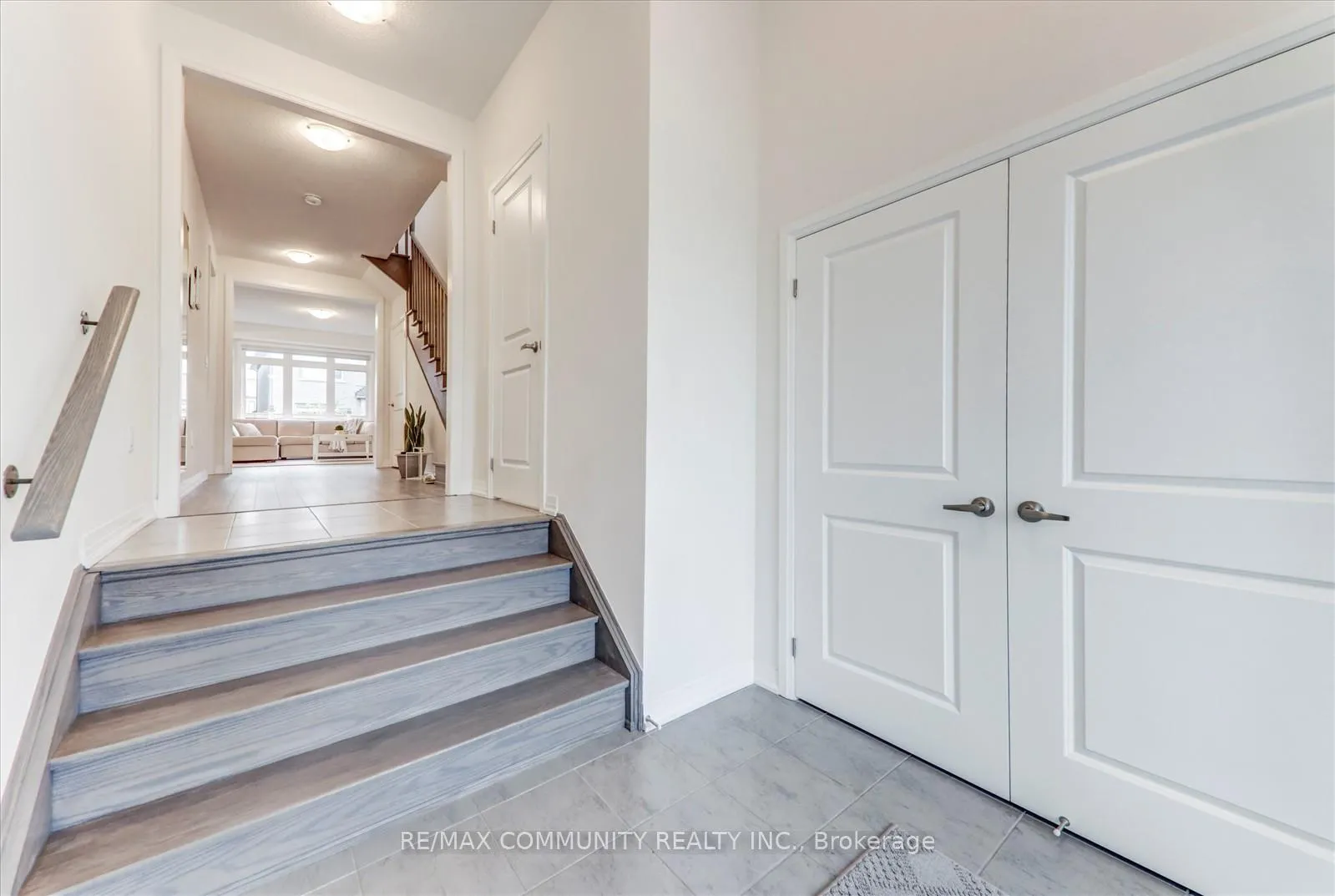 Photo 16 of 124 Ogston Crescent, Whitby, Rural Whitby — HOMEH