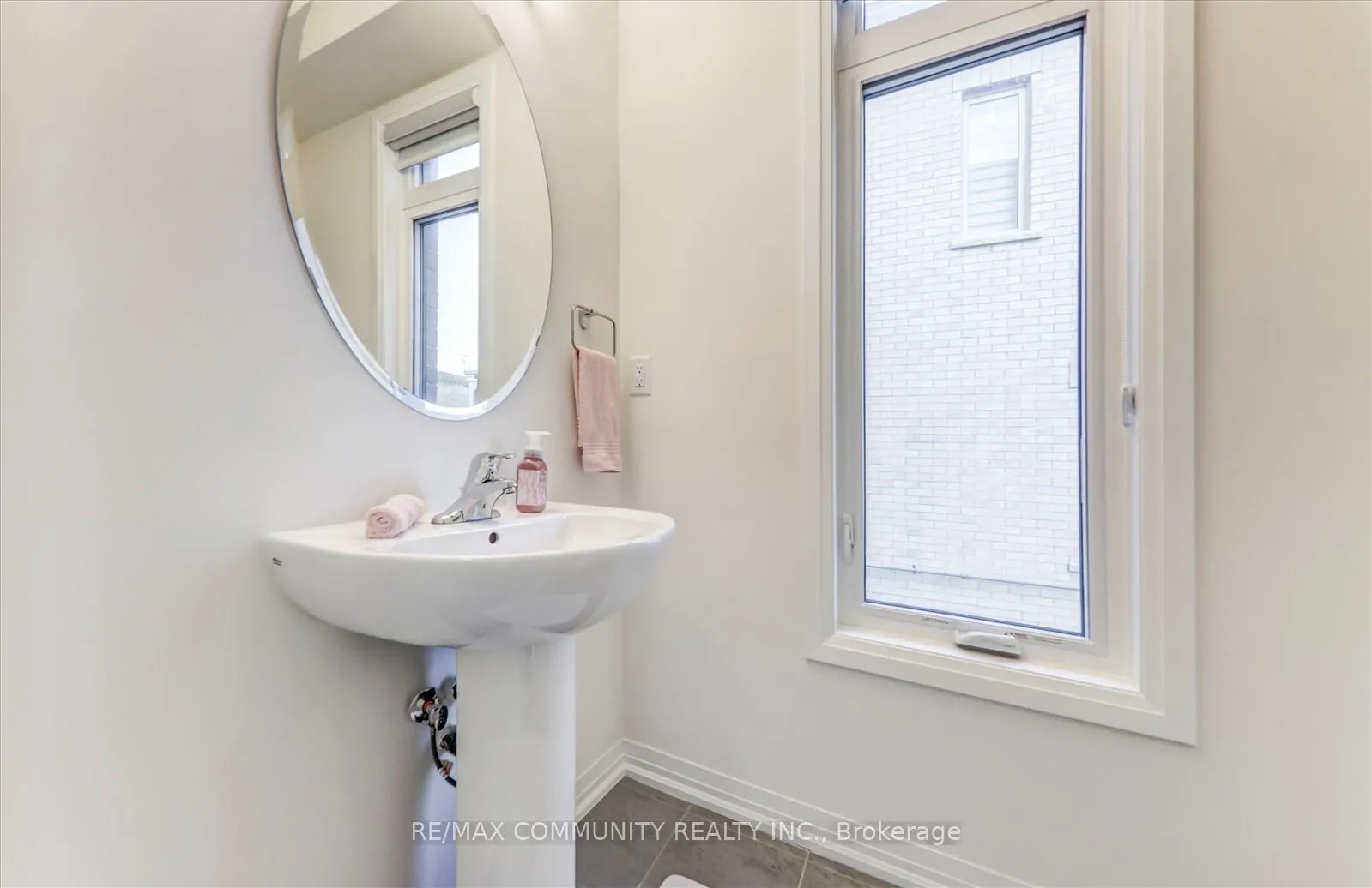 Photo 17 of 124 Ogston Crescent, Whitby, Rural Whitby — HOMEH