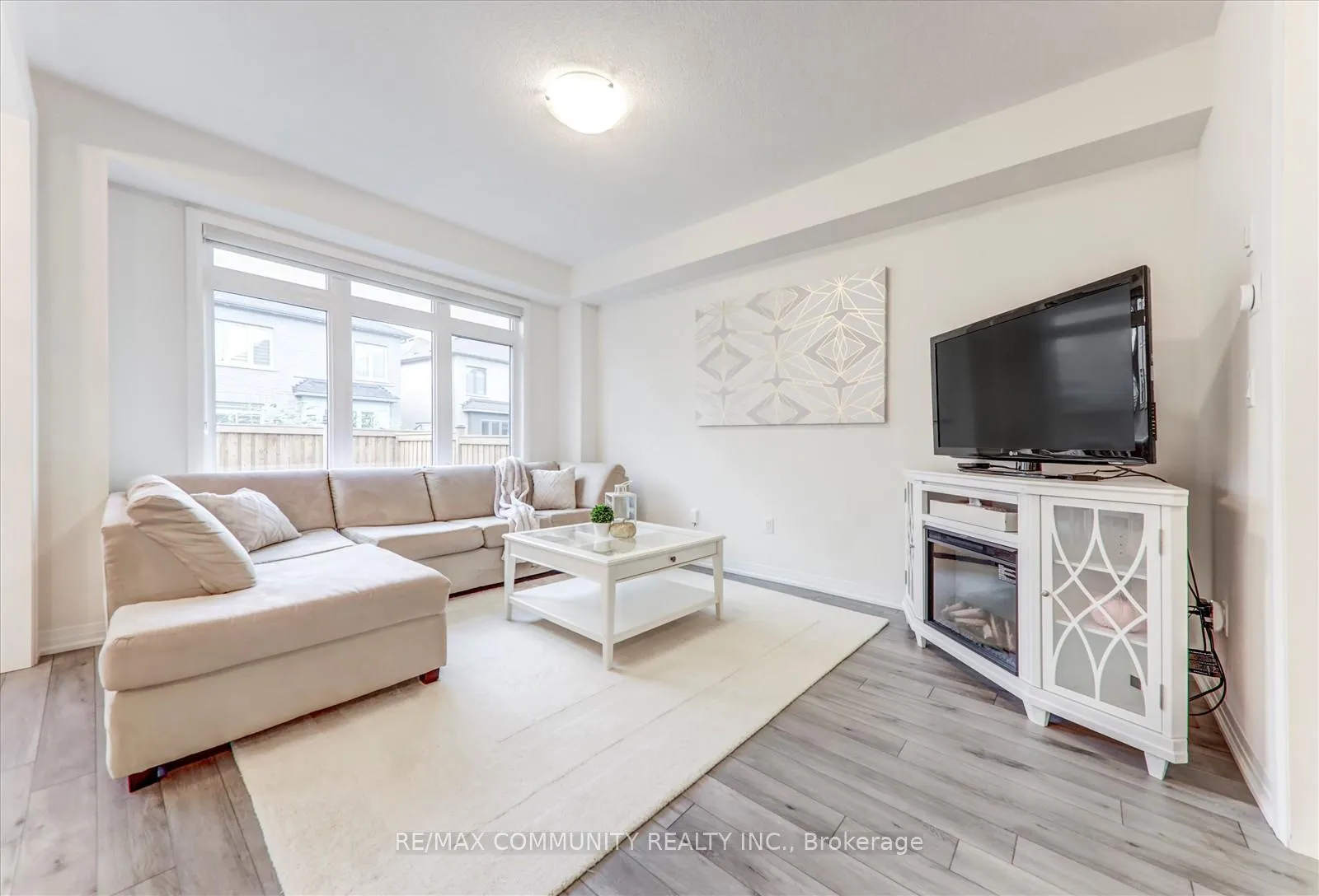 Photo 20 of 124 Ogston Crescent, Whitby, Rural Whitby — HOMEH