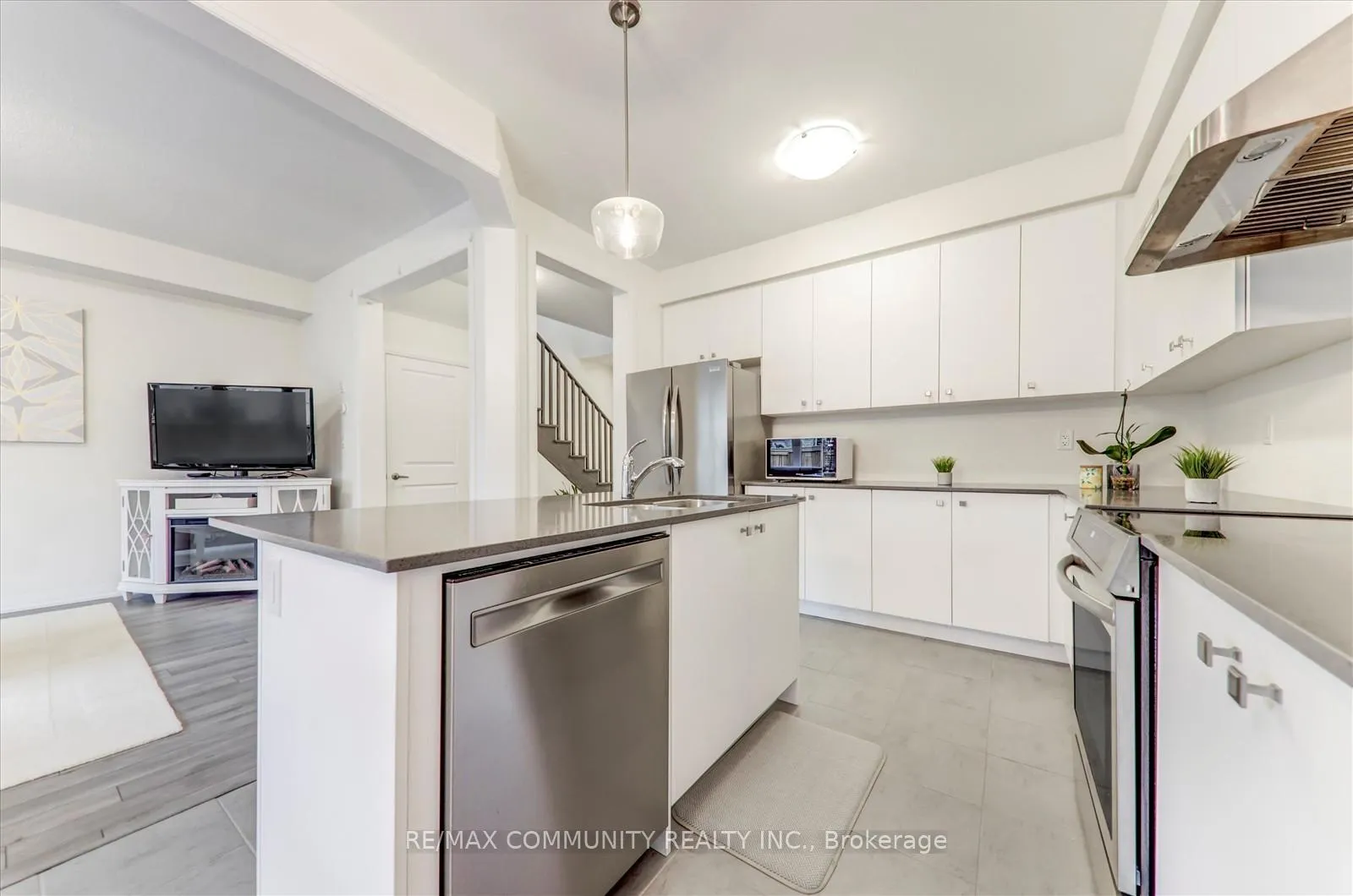 Photo 26 of 124 Ogston Crescent, Whitby, Rural Whitby — HOMEH