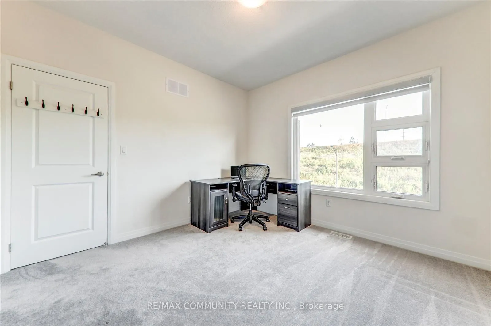 Photo 34 of 124 Ogston Crescent, Whitby, Rural Whitby — HOMEH