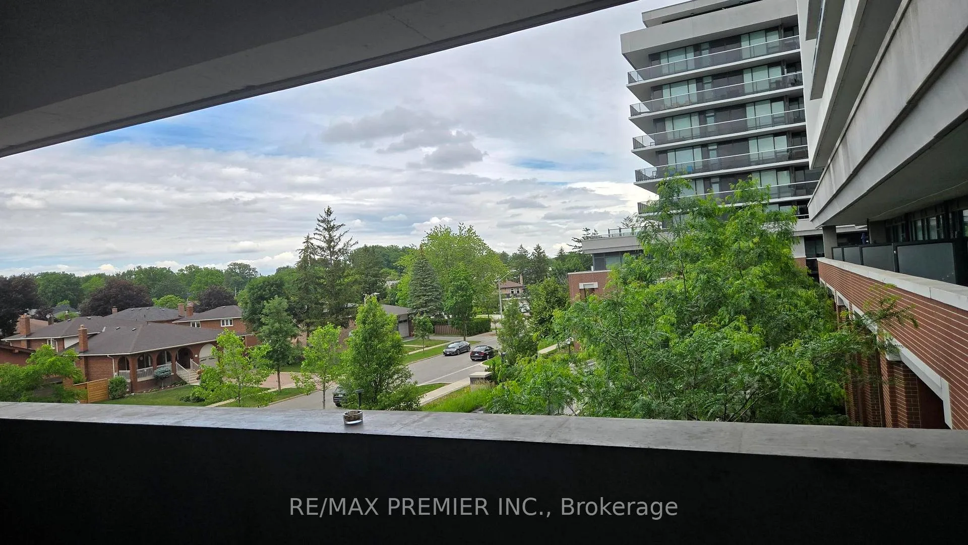 Photo 3 of Unit 339, 4800 Highway 7 W, Vaughan, East Woodbridge — HOMEH