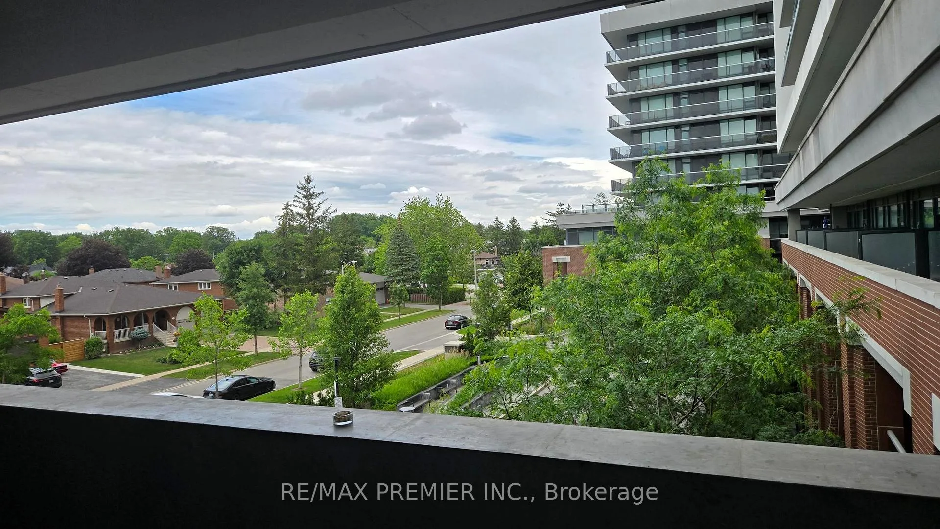 Photo 4 of Unit 339, 4800 Highway 7 W, Vaughan, East Woodbridge — HOMEH