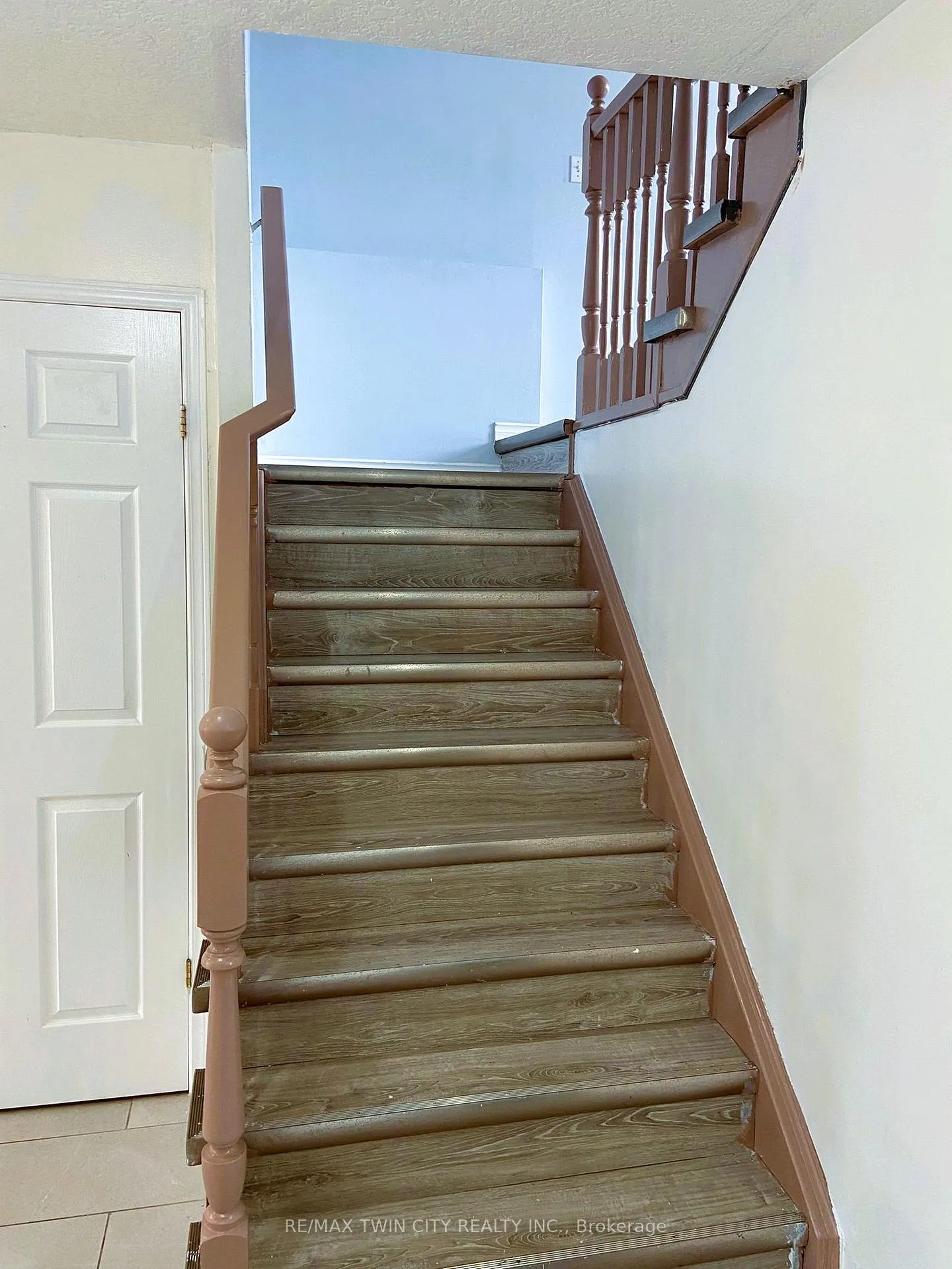 Photo 9 of Unit UPPER, 490 Activa Avenue, Kitchener, Larentian West — HOMEH