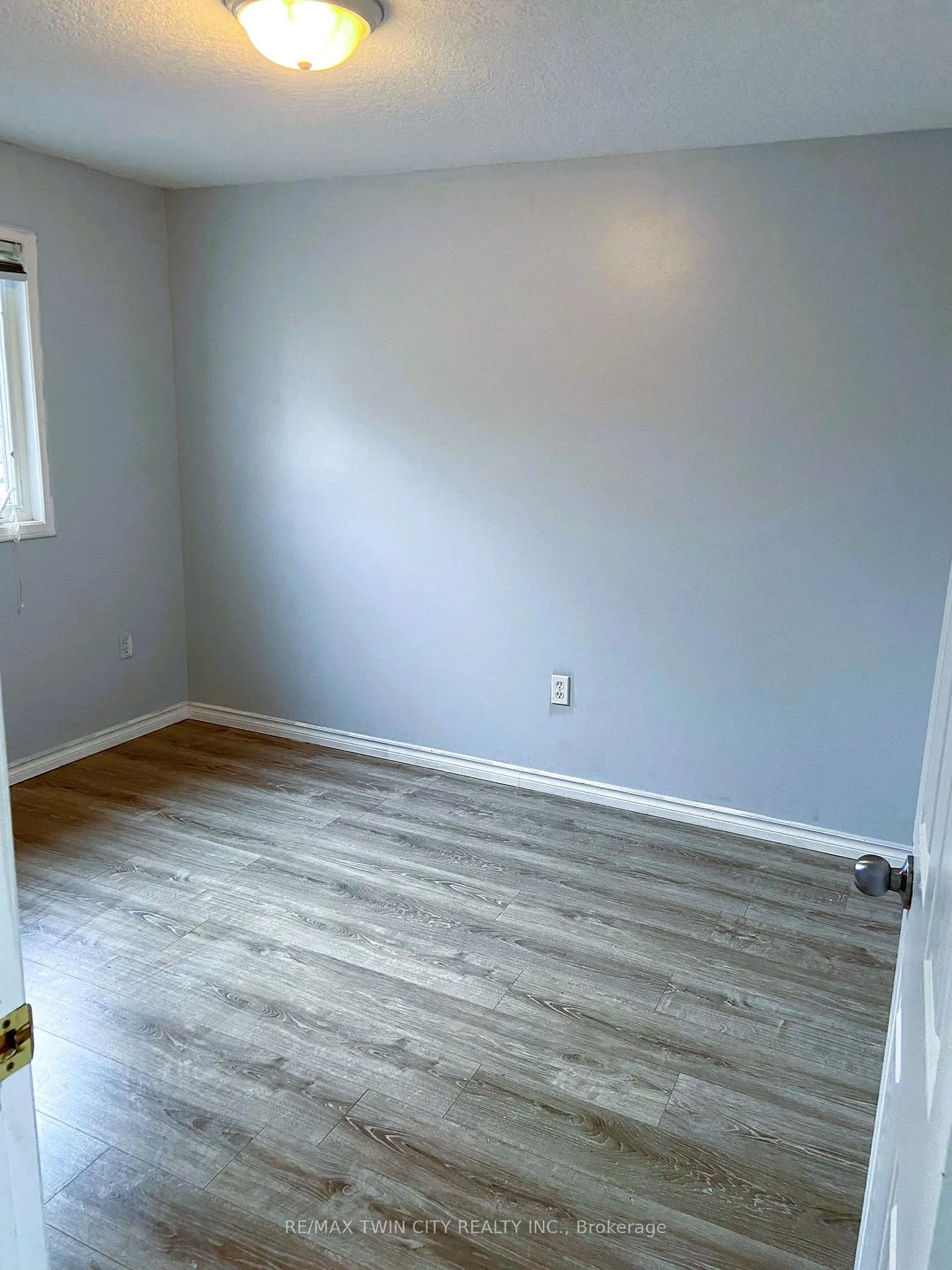 Photo 14 of Unit UPPER, 490 Activa Avenue, Kitchener, Larentian West — HOMEH