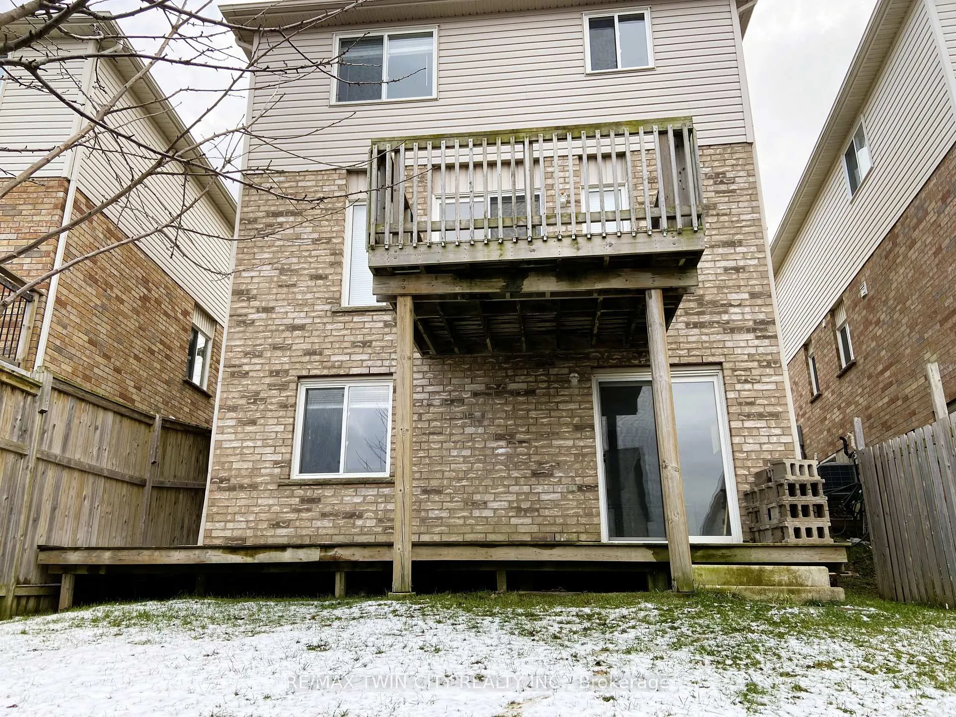 Photo 16 of Unit UPPER, 490 Activa Avenue, Kitchener, Larentian West — HOMEH