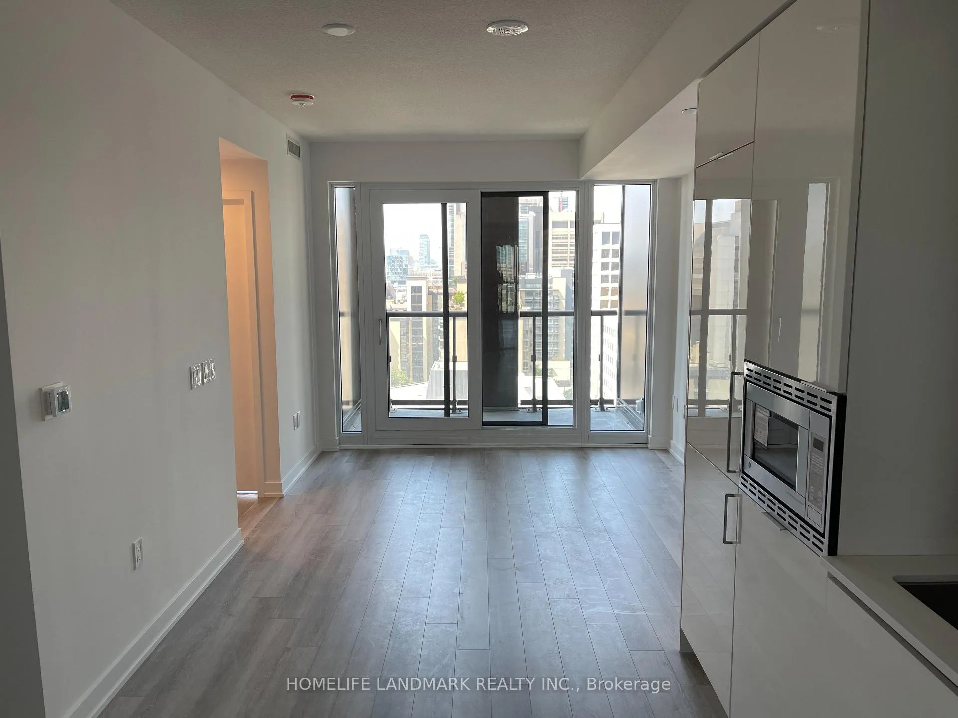 Photo 3 of Unit 1701, 238 Simcoe Street, Toronto, University — HOMEH