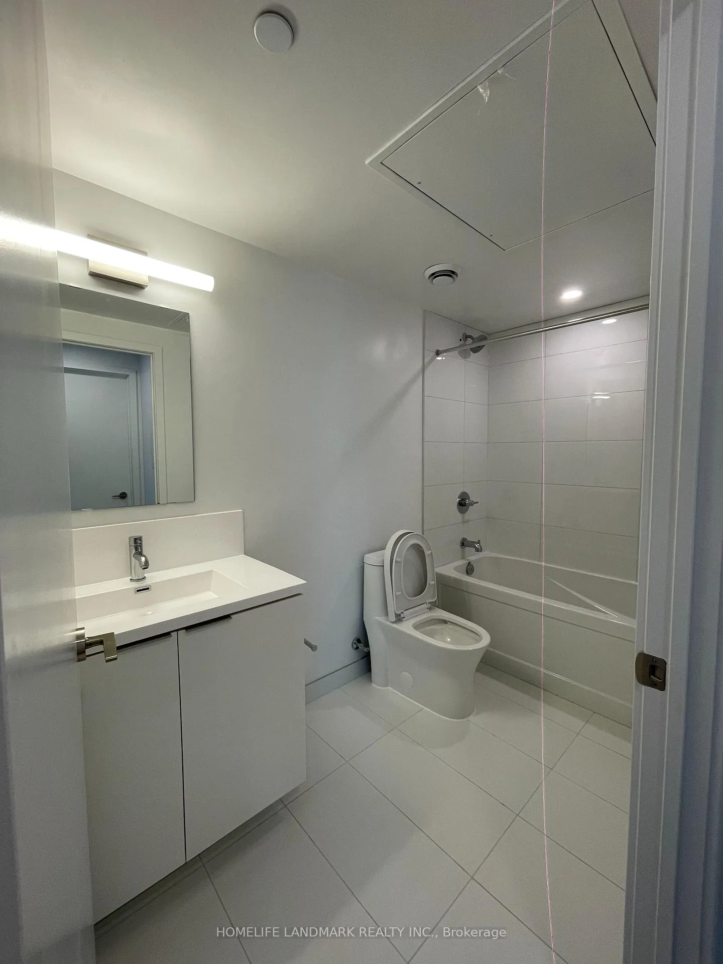 Photo 8 of Unit 1701, 238 Simcoe Street, Toronto, University — HOMEH
