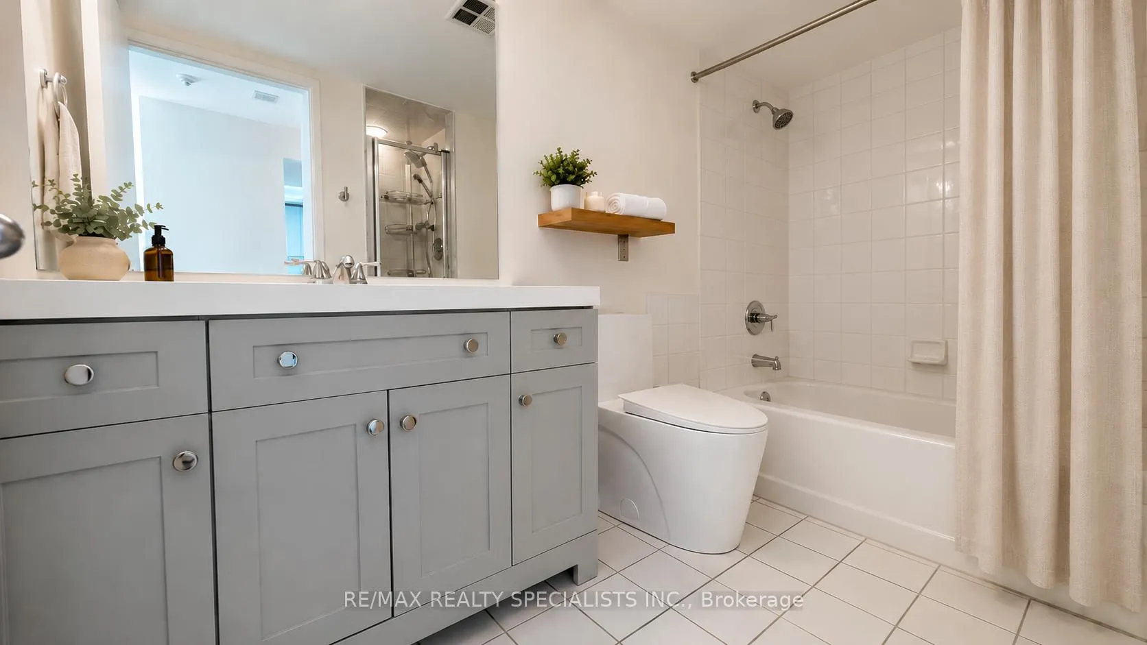 Photo 8 of Unit 706, 75 King Street E, Mississauga, Cooksville — HOMEH