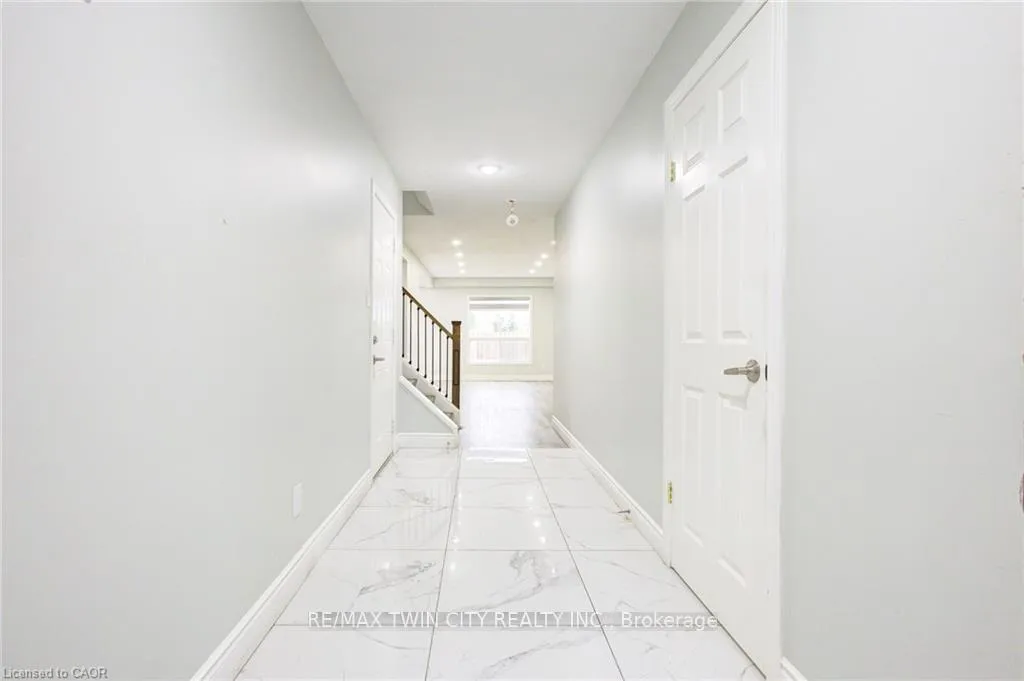 Photo 3 of 110 Commonwealth Street, Kitchener, Larentian West — HOMEH