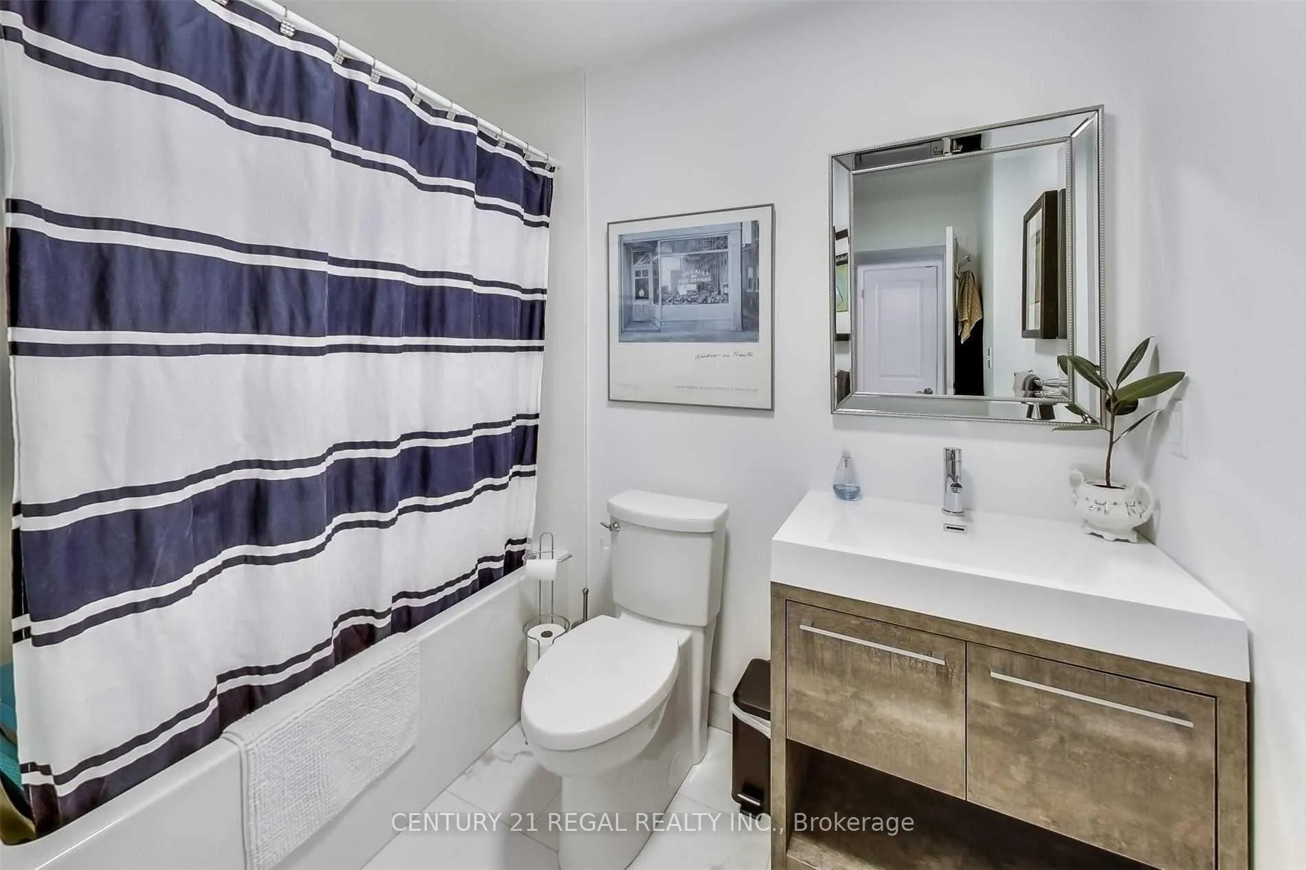 Photo 11 of Unit Ph24, 500 Richmond Street W, Toronto, Waterfront Communities — HOMEH