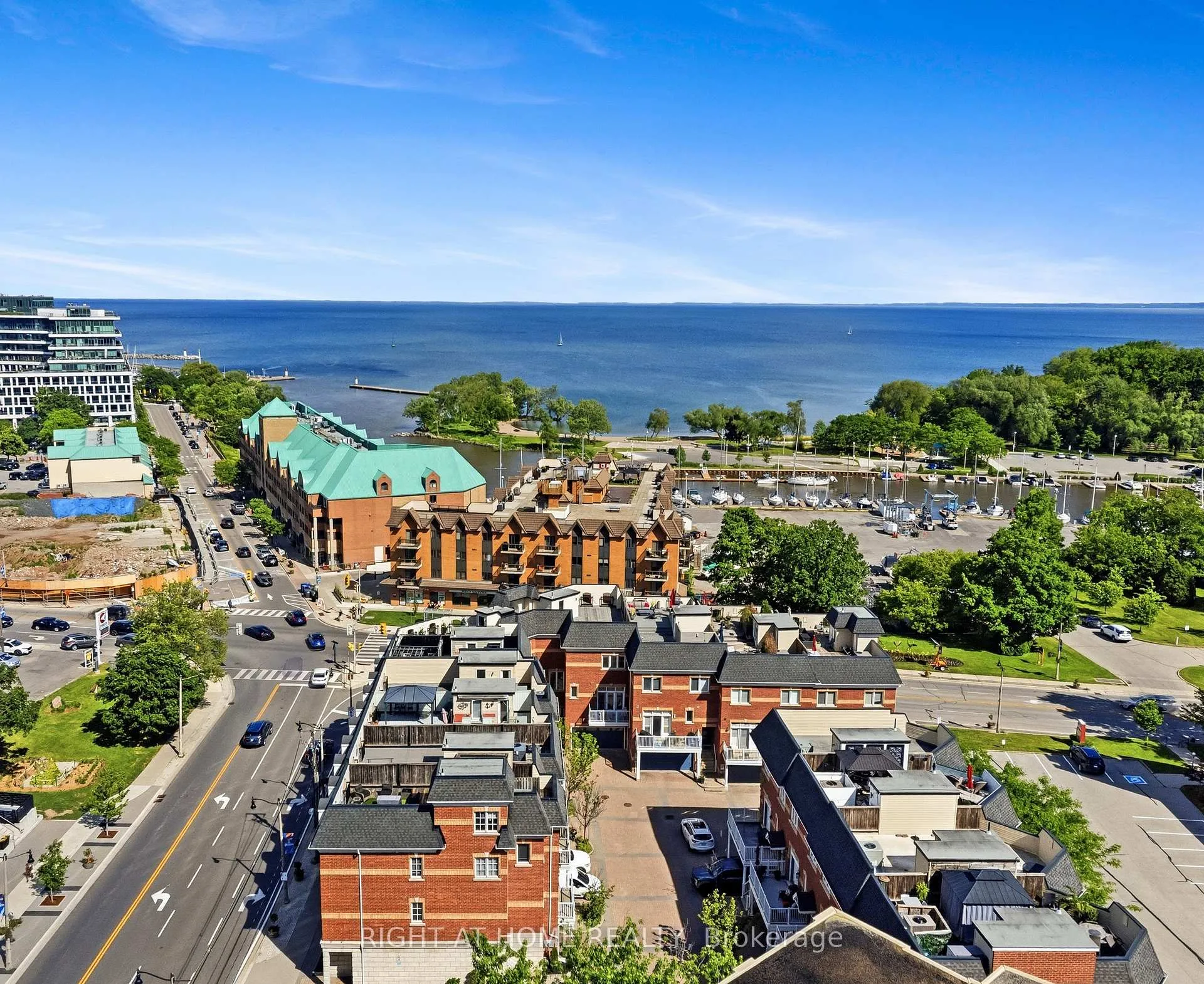 Photo 9 of Unit 10, 120 Bronte Road, Oakville, Bronte — HOMEH