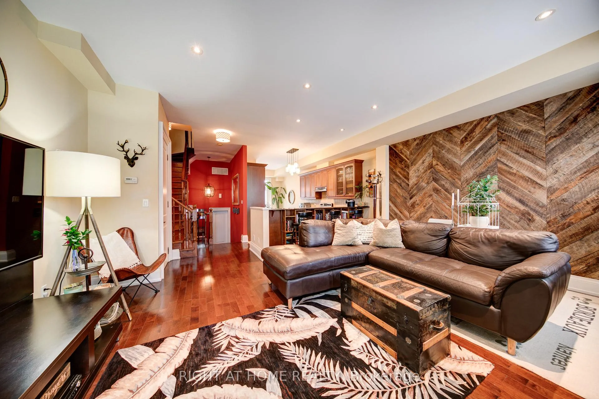 Photo 16 of Unit 10, 120 Bronte Road, Oakville, Bronte — HOMEH