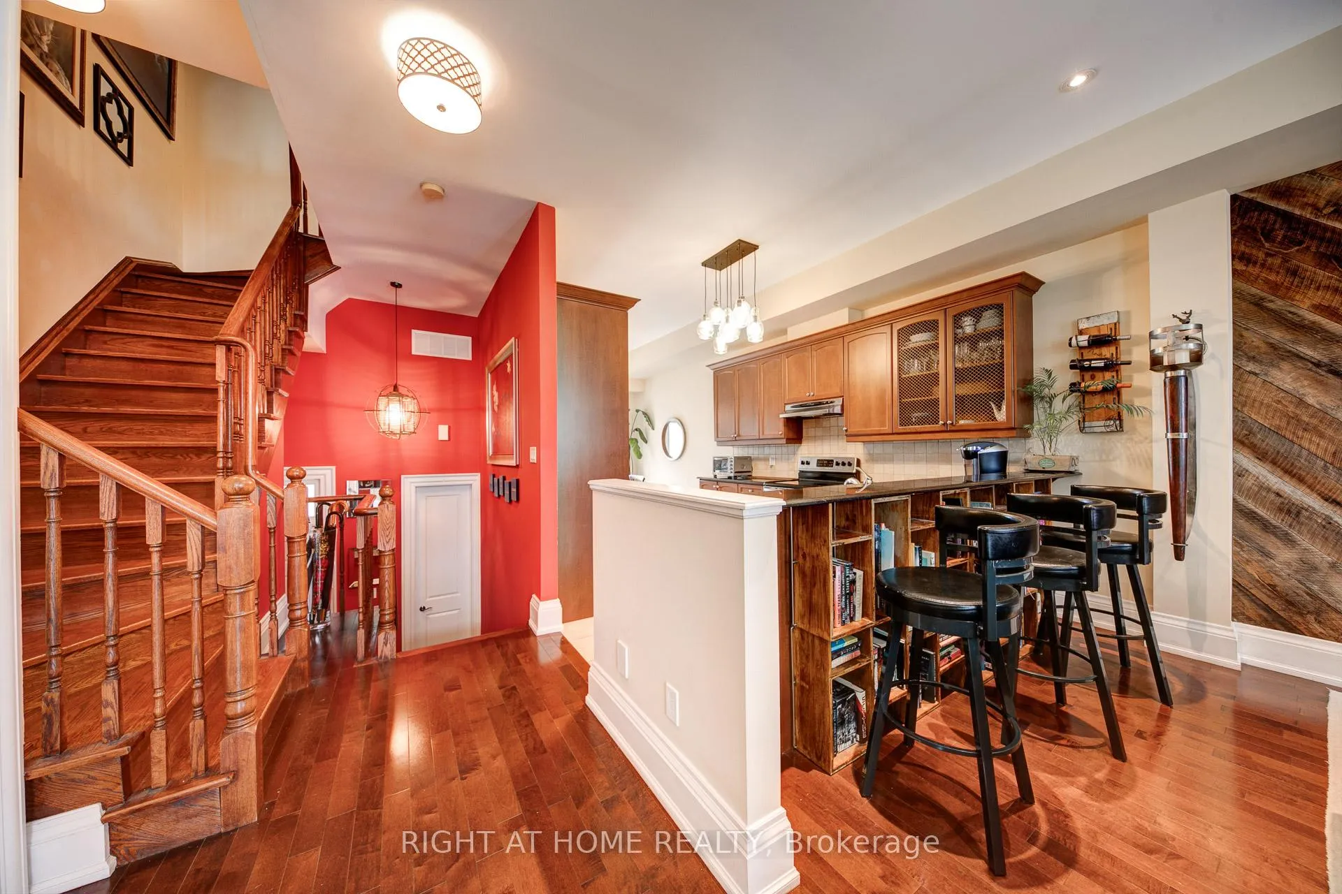 Photo 17 of Unit 10, 120 Bronte Road, Oakville, Bronte — HOMEH