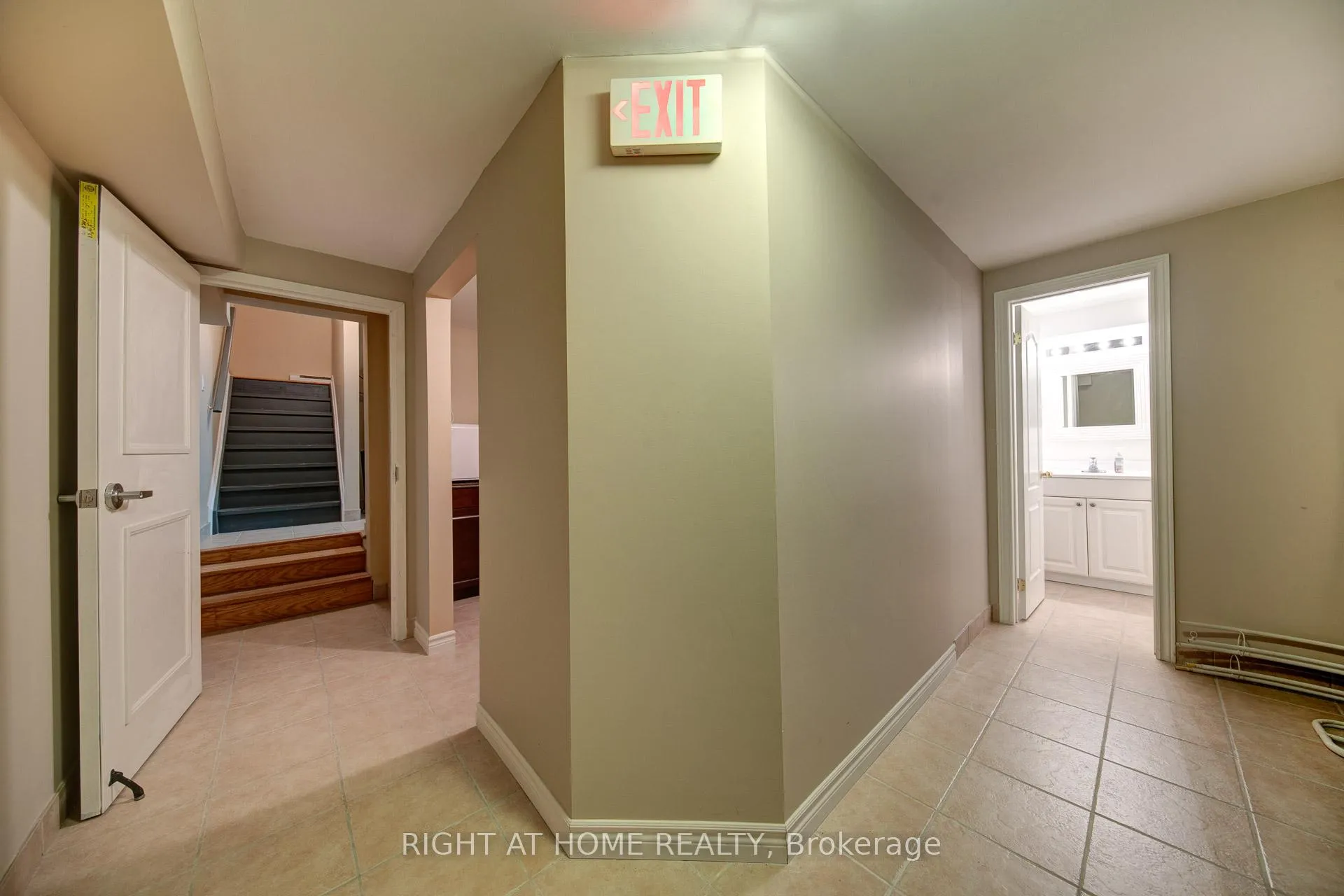 Photo 42 of Unit 10, 120 Bronte Road, Oakville, Bronte — HOMEH