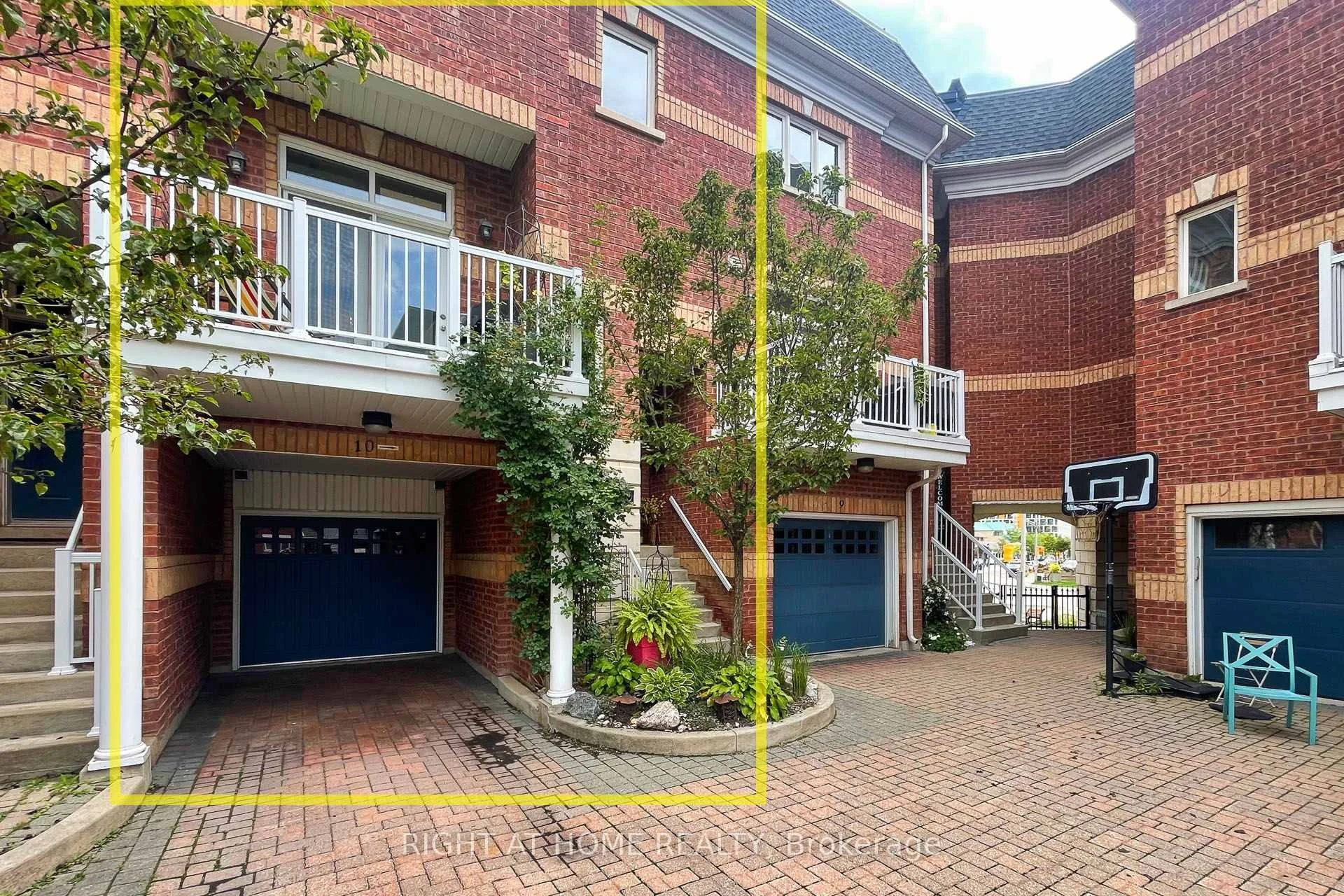 Photo 2 of Unit 10, 120 Bronte Road, Oakville, Bronte — HOMEH