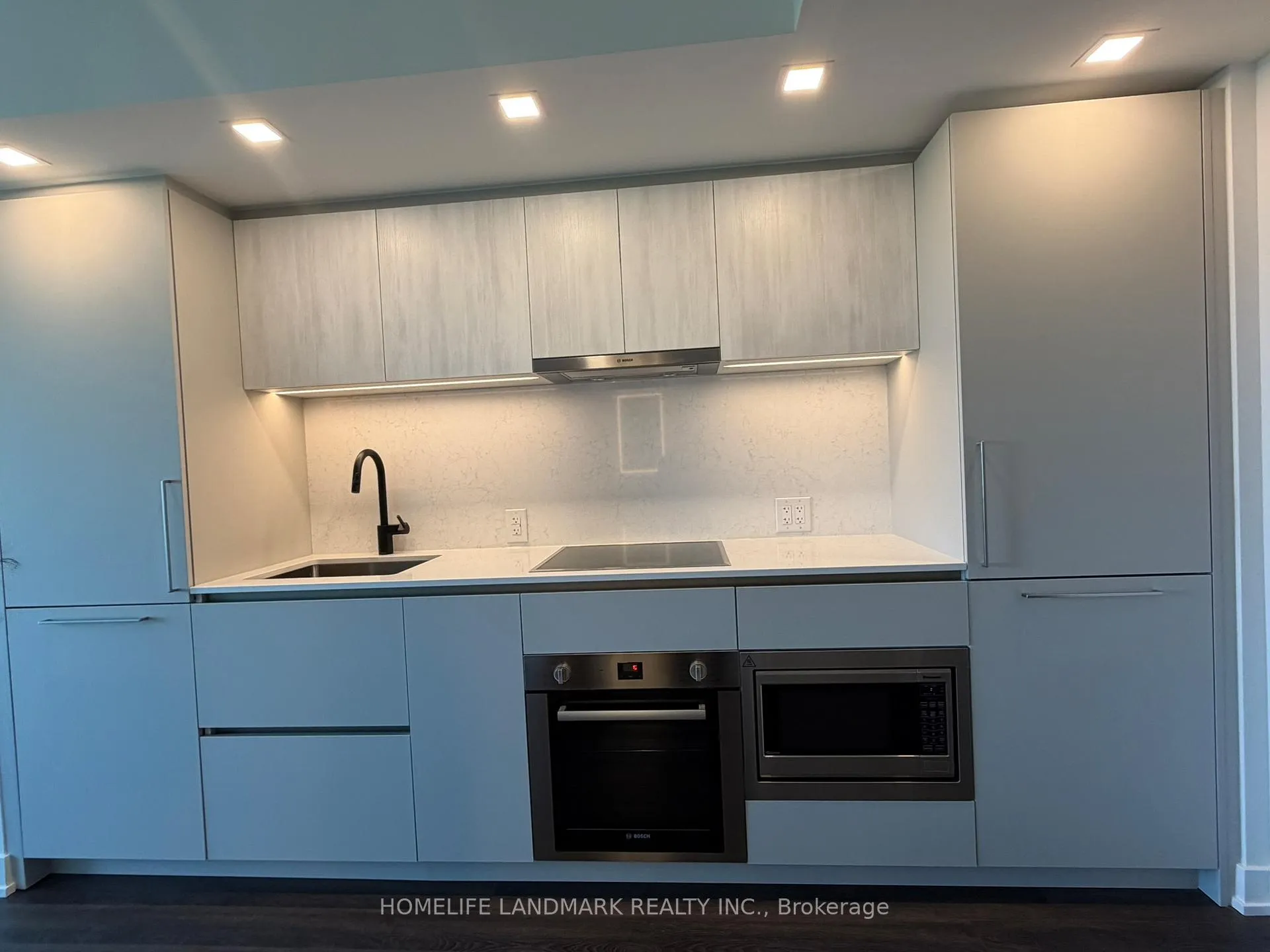 Photo 5 of Unit 2208, 609 Sherbourne Street, Toronto, North St. James Town — HOMEH