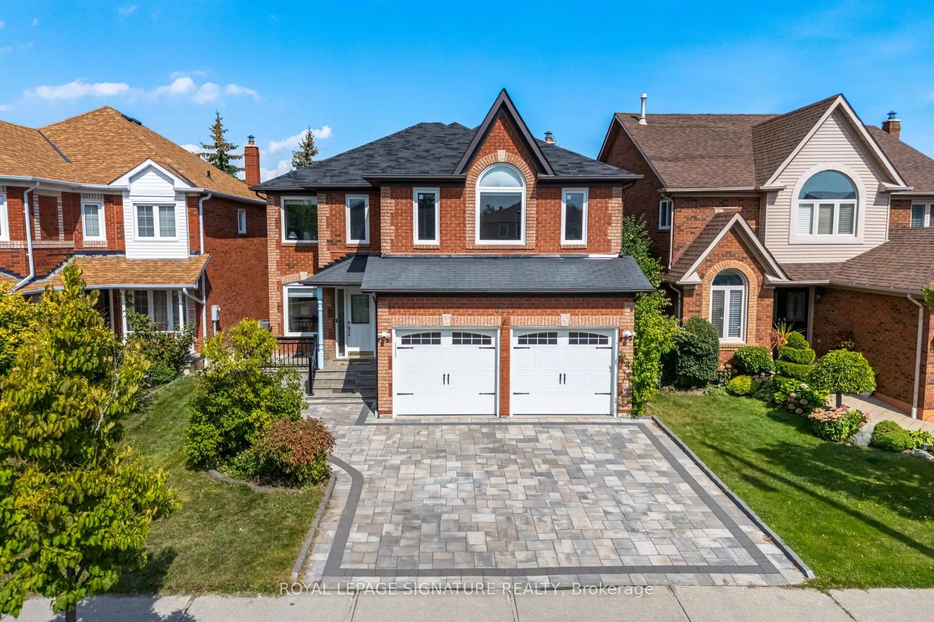Photo 3 of 5217 Fallingbrook Drive, Mississauga, East Credit — HOMEH