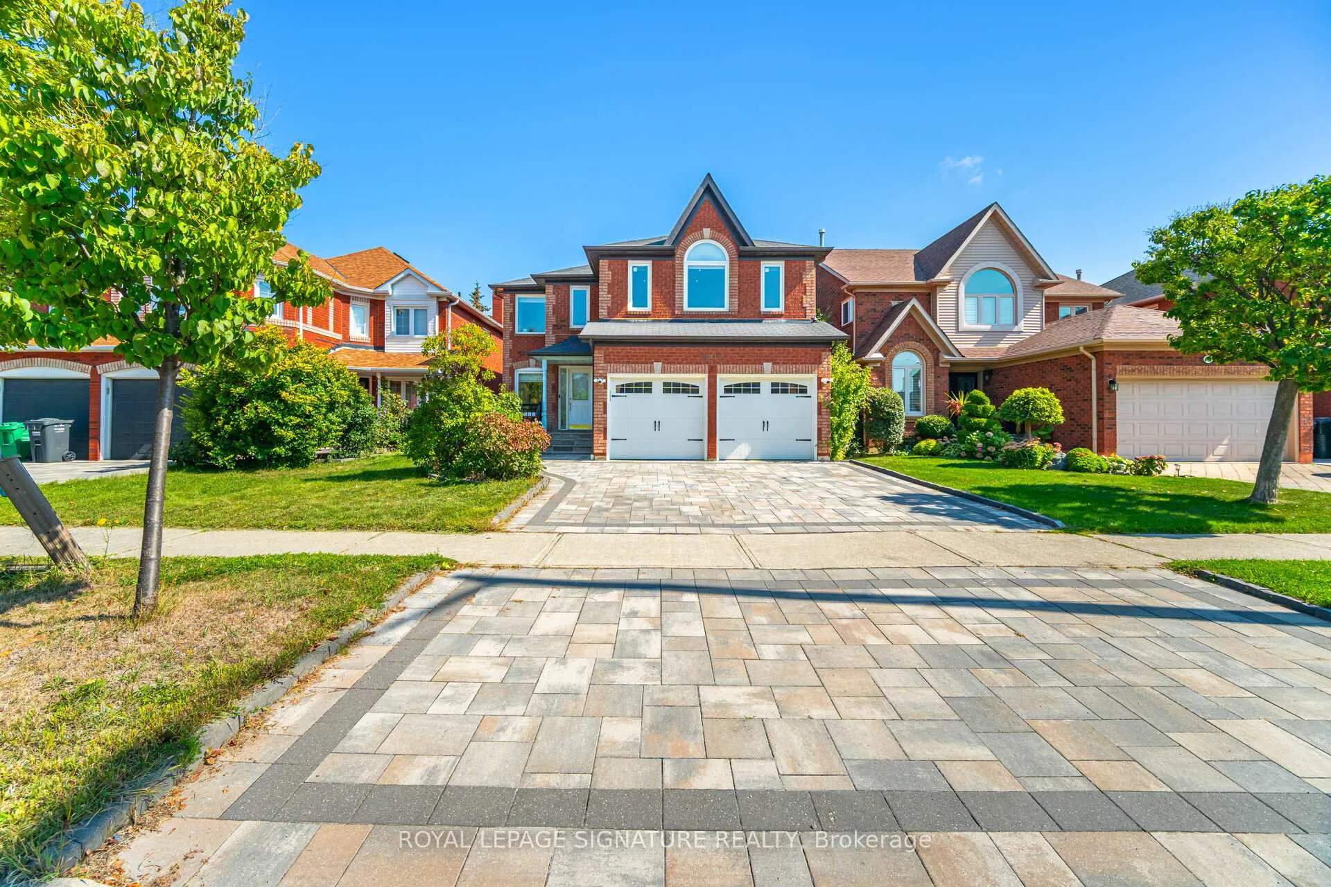 Photo 4 of 5217 Fallingbrook Drive, Mississauga, East Credit — HOMEH