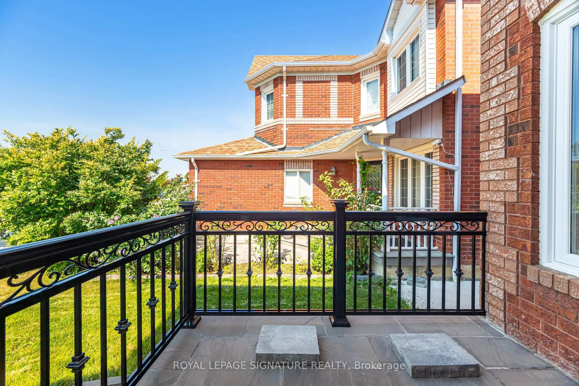 Photo 6 of 5217 Fallingbrook Drive, Mississauga, East Credit — HOMEH