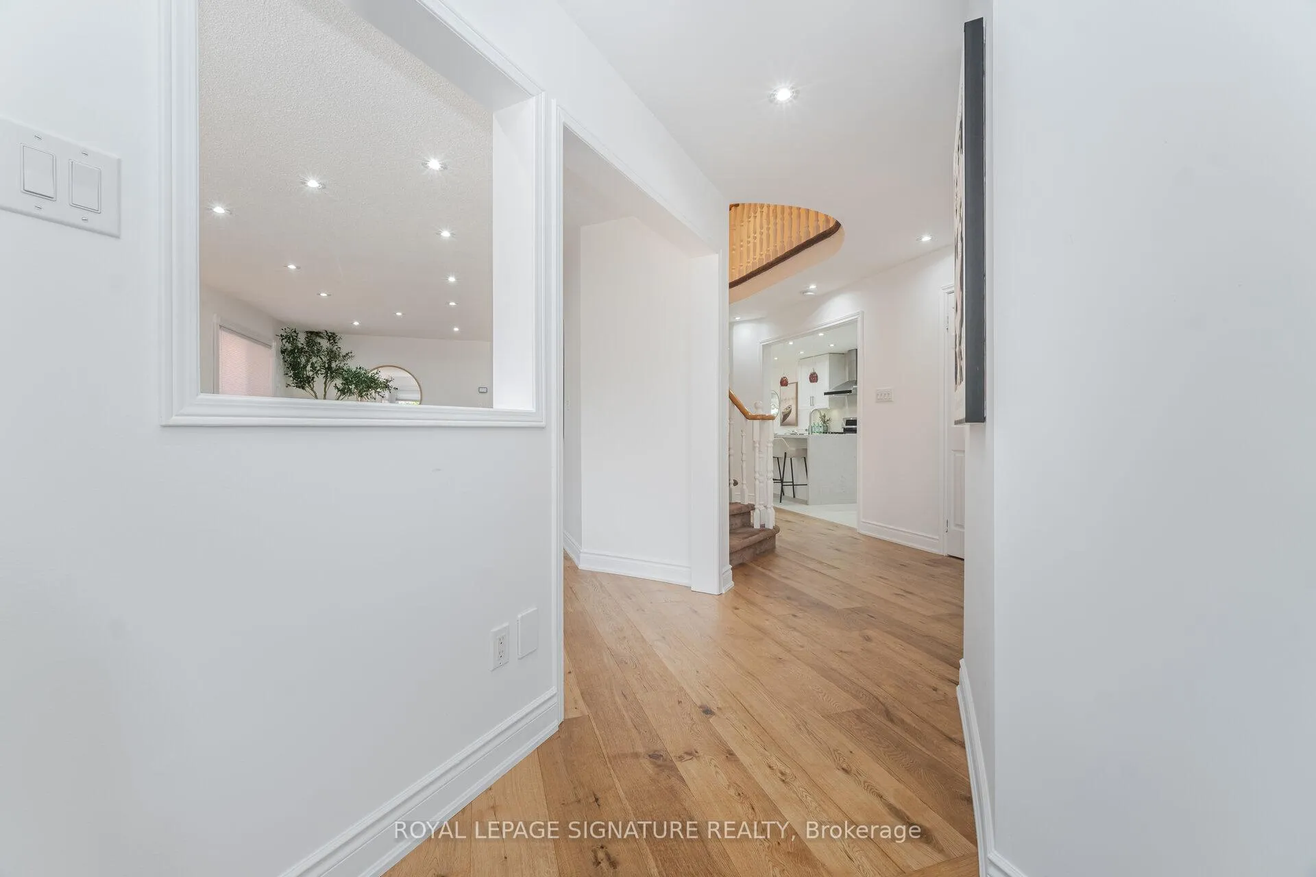 Photo 8 of 5217 Fallingbrook Drive, Mississauga, East Credit — HOMEH