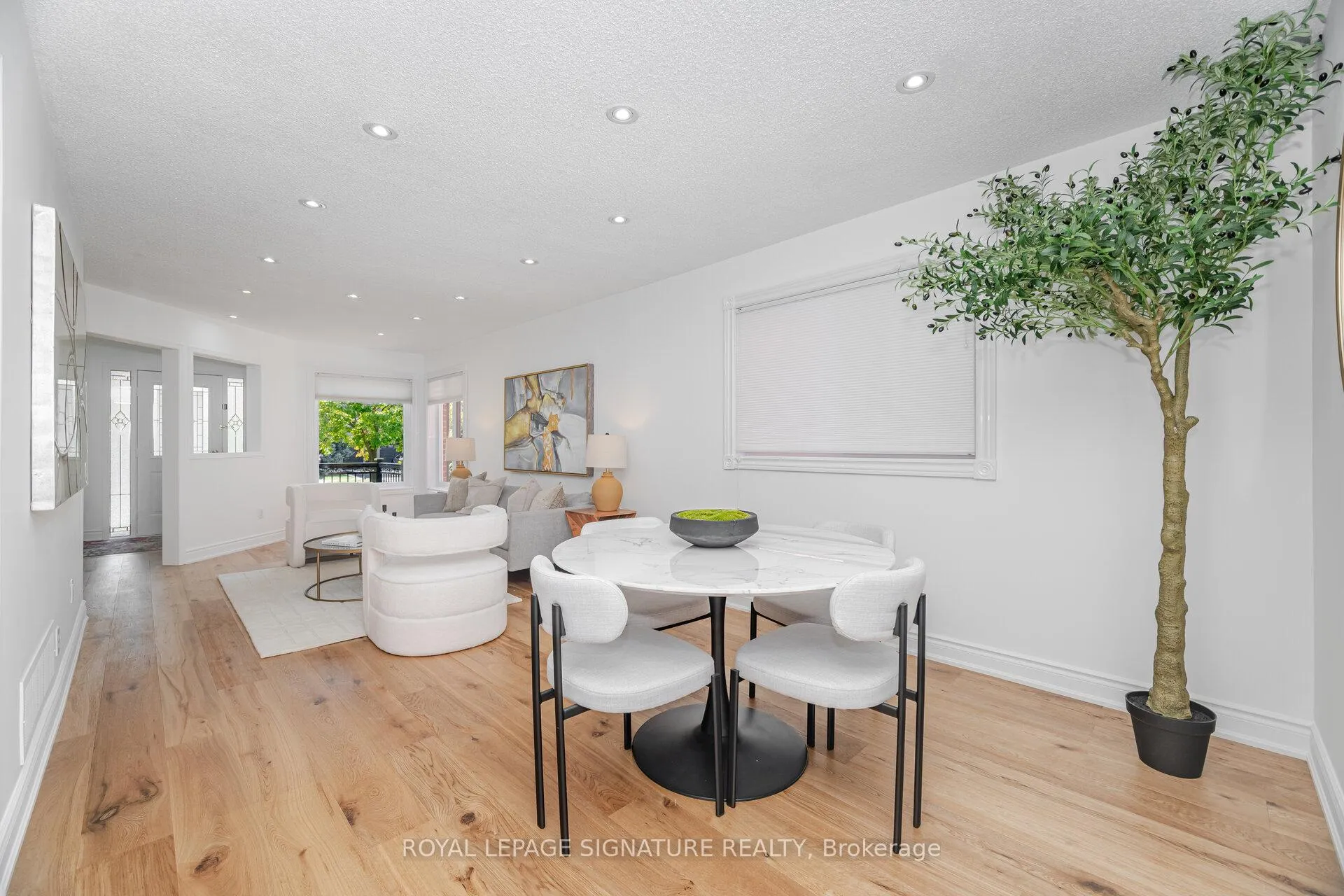 Photo 12 of 5217 Fallingbrook Drive, Mississauga, East Credit — HOMEH