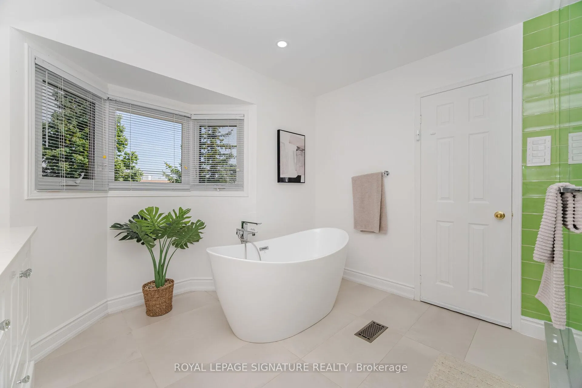 Photo 33 of 5217 Fallingbrook Drive, Mississauga, East Credit — HOMEH