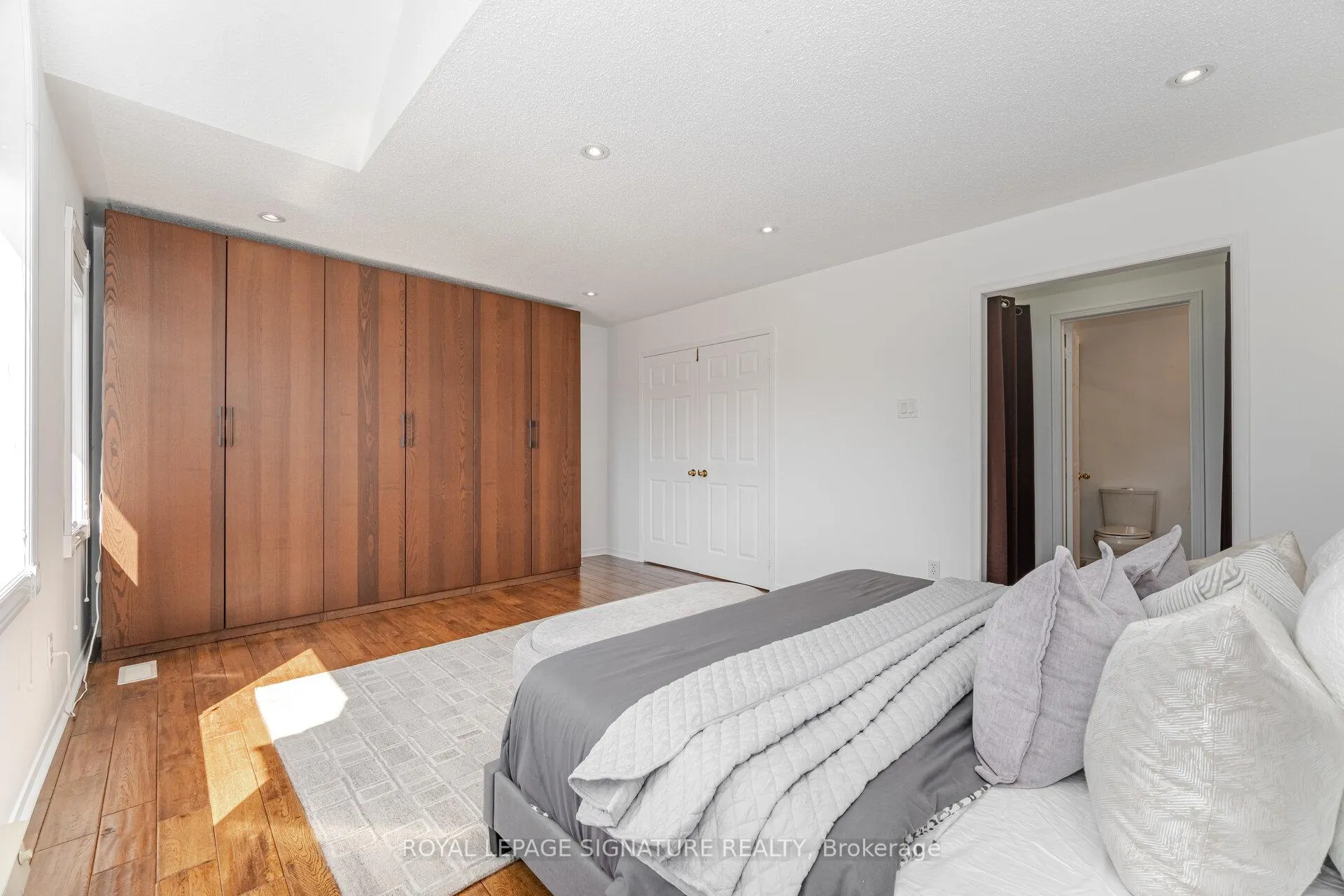 Photo 35 of 5217 Fallingbrook Drive, Mississauga, East Credit — HOMEH