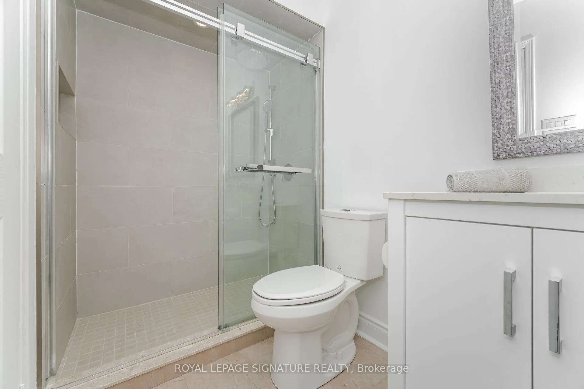 Photo 37 of 5217 Fallingbrook Drive, Mississauga, East Credit — HOMEH
