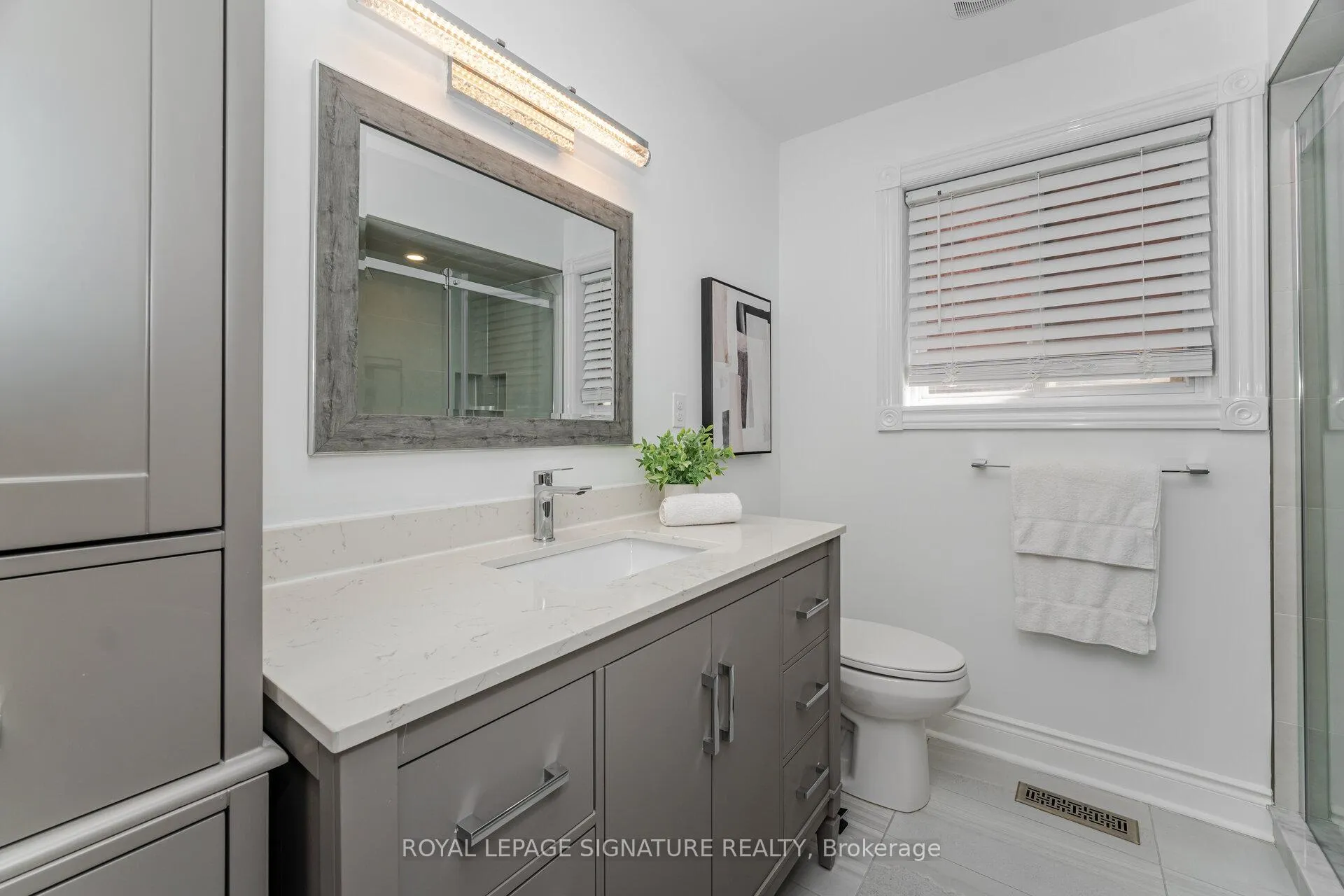 Photo 42 of 5217 Fallingbrook Drive, Mississauga, East Credit — HOMEH