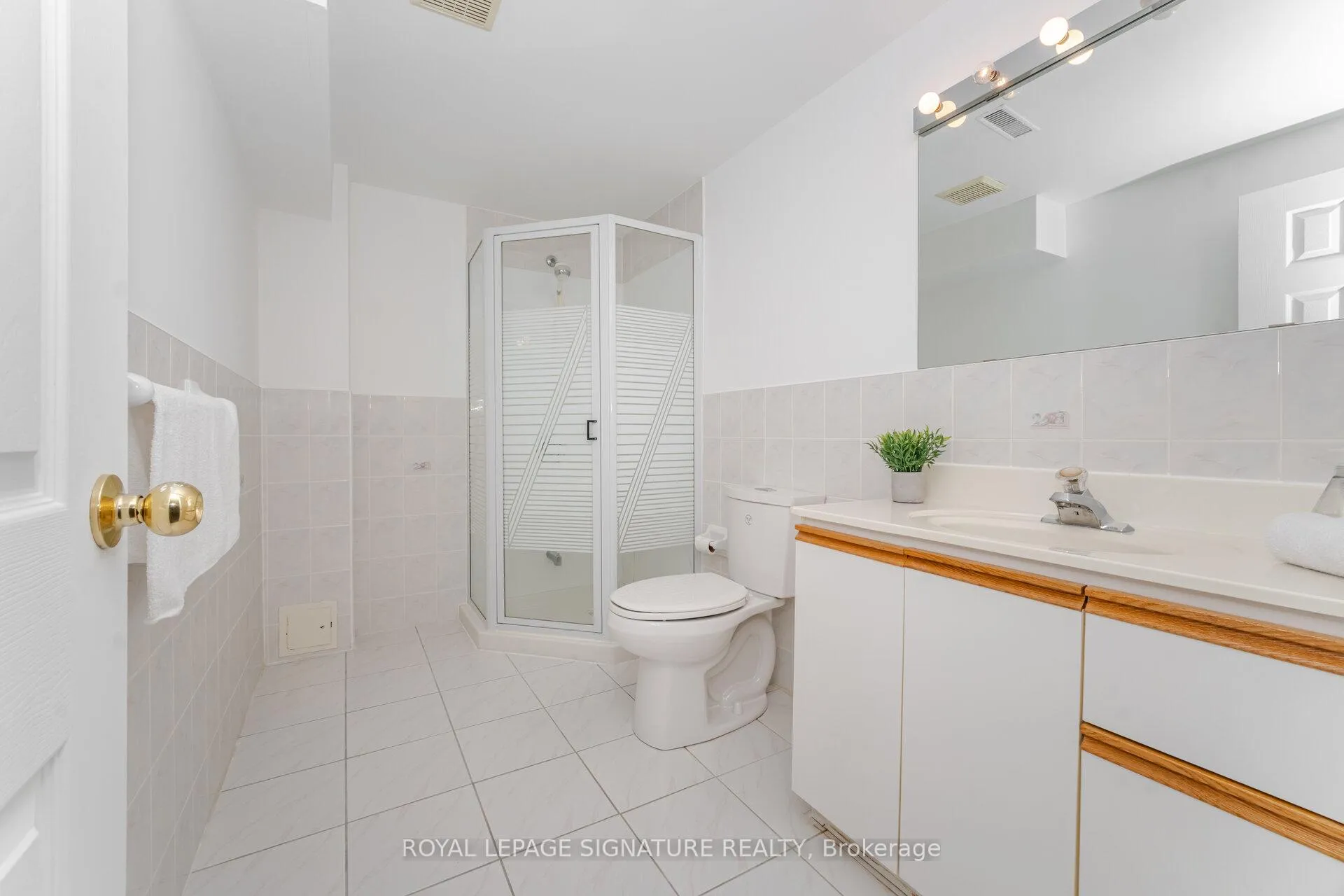 Photo 46 of 5217 Fallingbrook Drive, Mississauga, East Credit — HOMEH