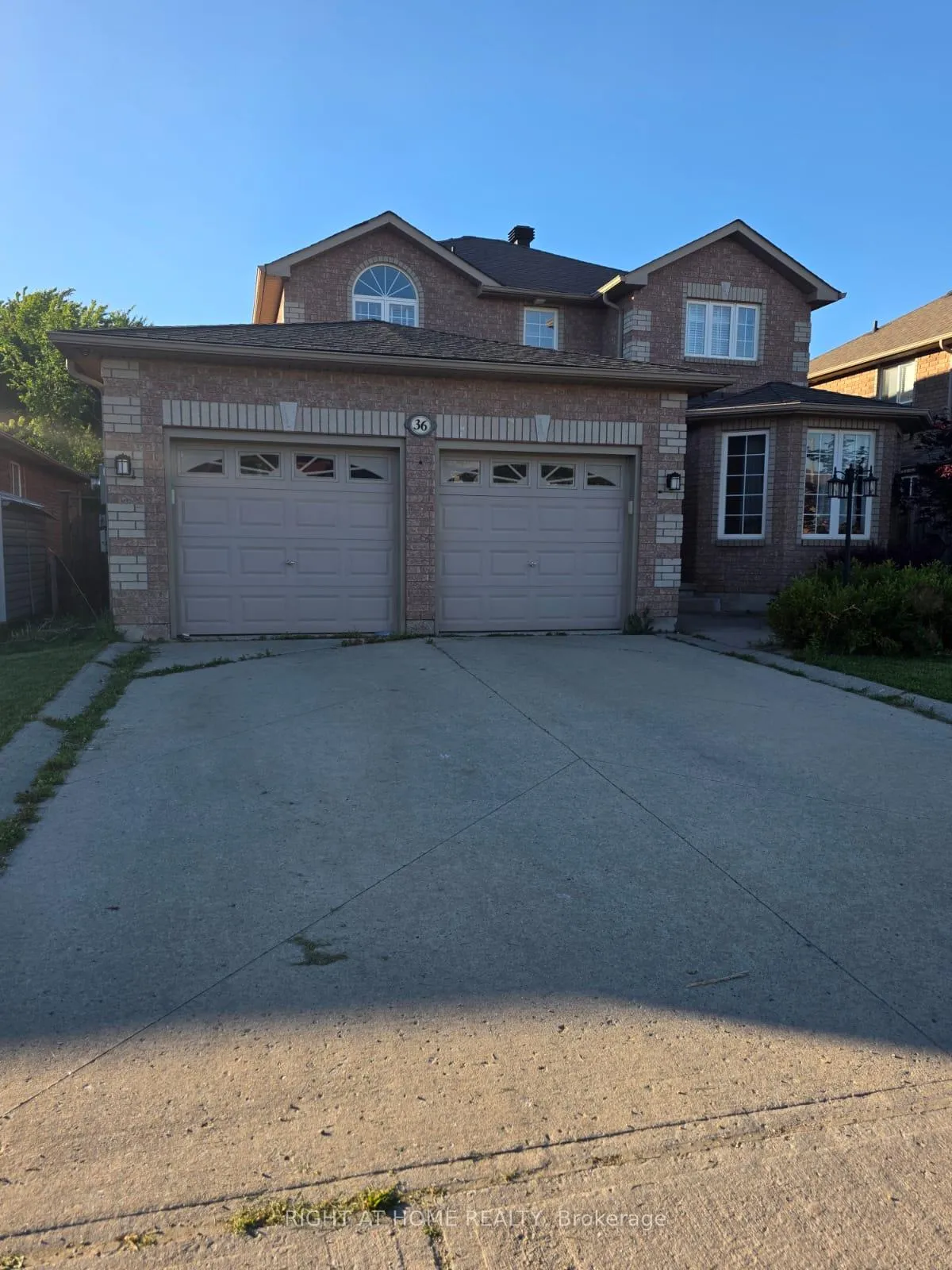 Photo 1 of 36 Thicketwood Avenue, Barrie, Painswick South — HOMEH